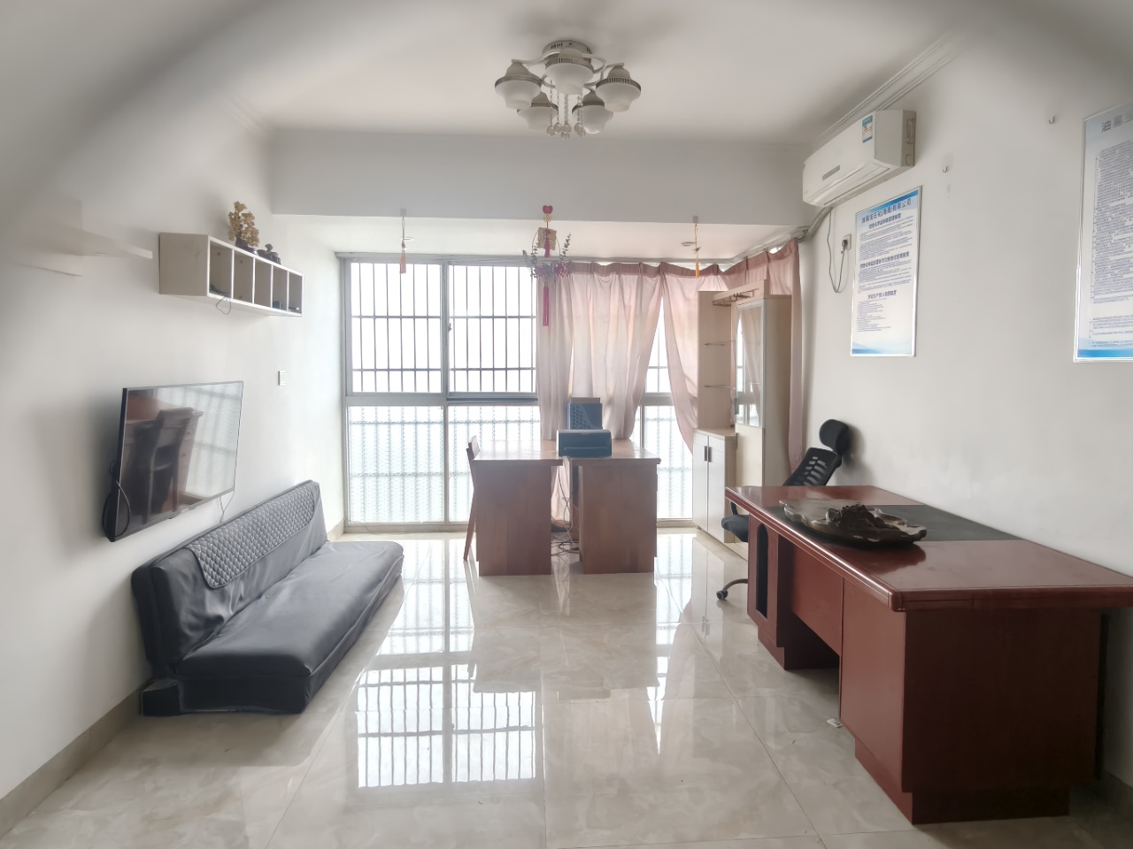 福秀小区  2室2厅1卫    1800.0元/月 福秀小区  2室2厅1卫    1800.0元/月室内图