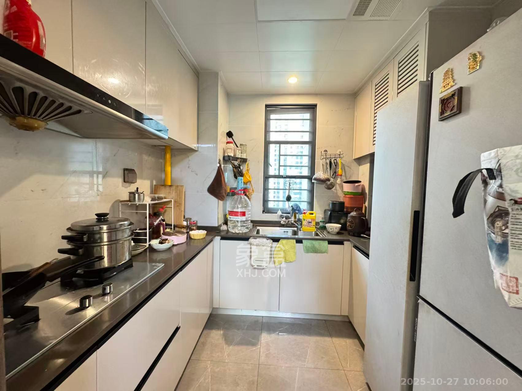 龙湖春江天曜一期  4室2厅2卫    4800.0元/月 龙湖春江天曜一期  4室2厅2卫    4800.0元/月室内图