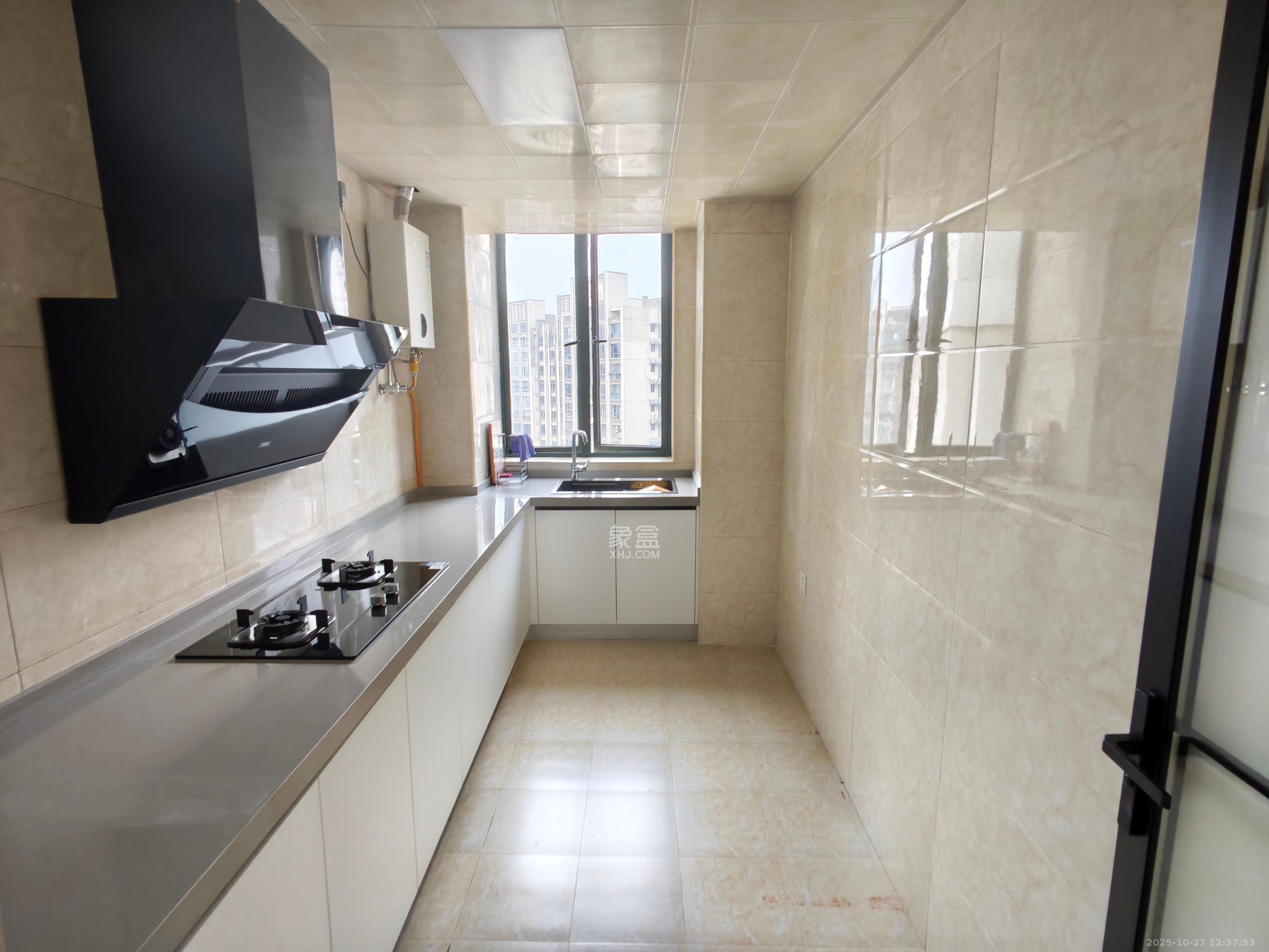 西山汇景一、二期  3室2厅2卫    4650.0元/月室内图