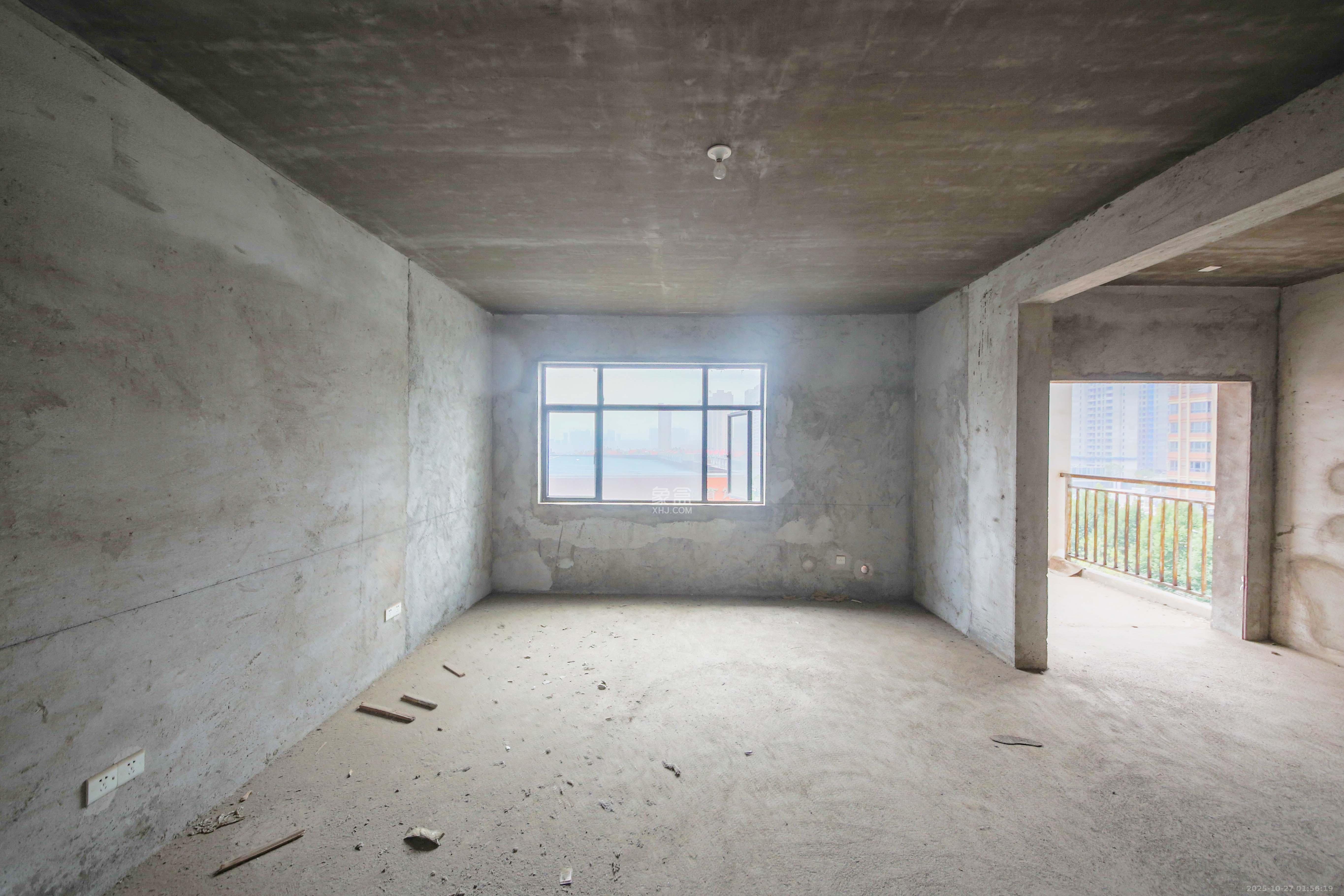 湘府名邸（同力家园）  3室2厅2卫    80.0万客厅