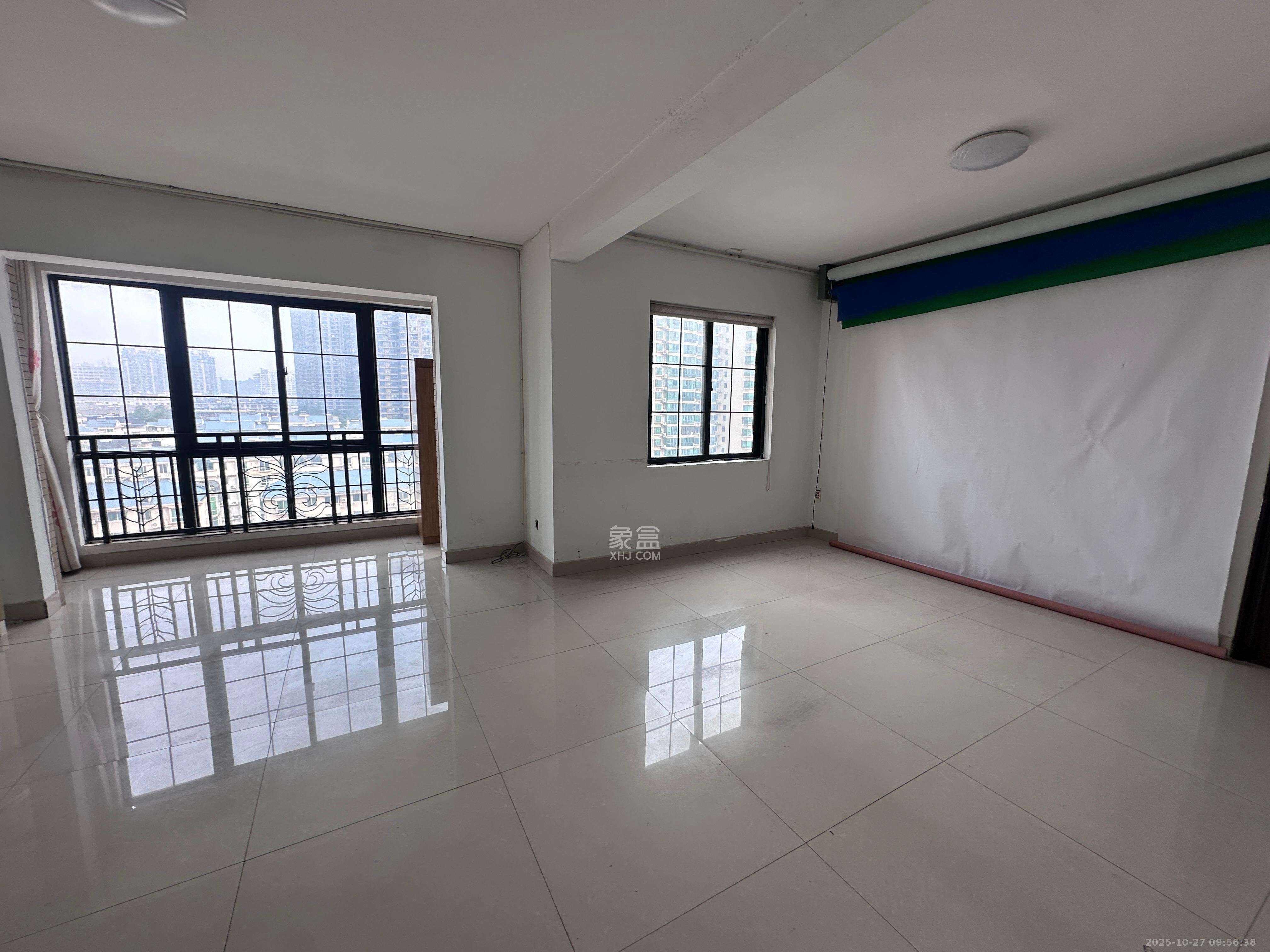 沁园春御院  3室2厅2卫    2500.0元/月 沁园春御院  3室2厅2卫    2500.0元/月室内图