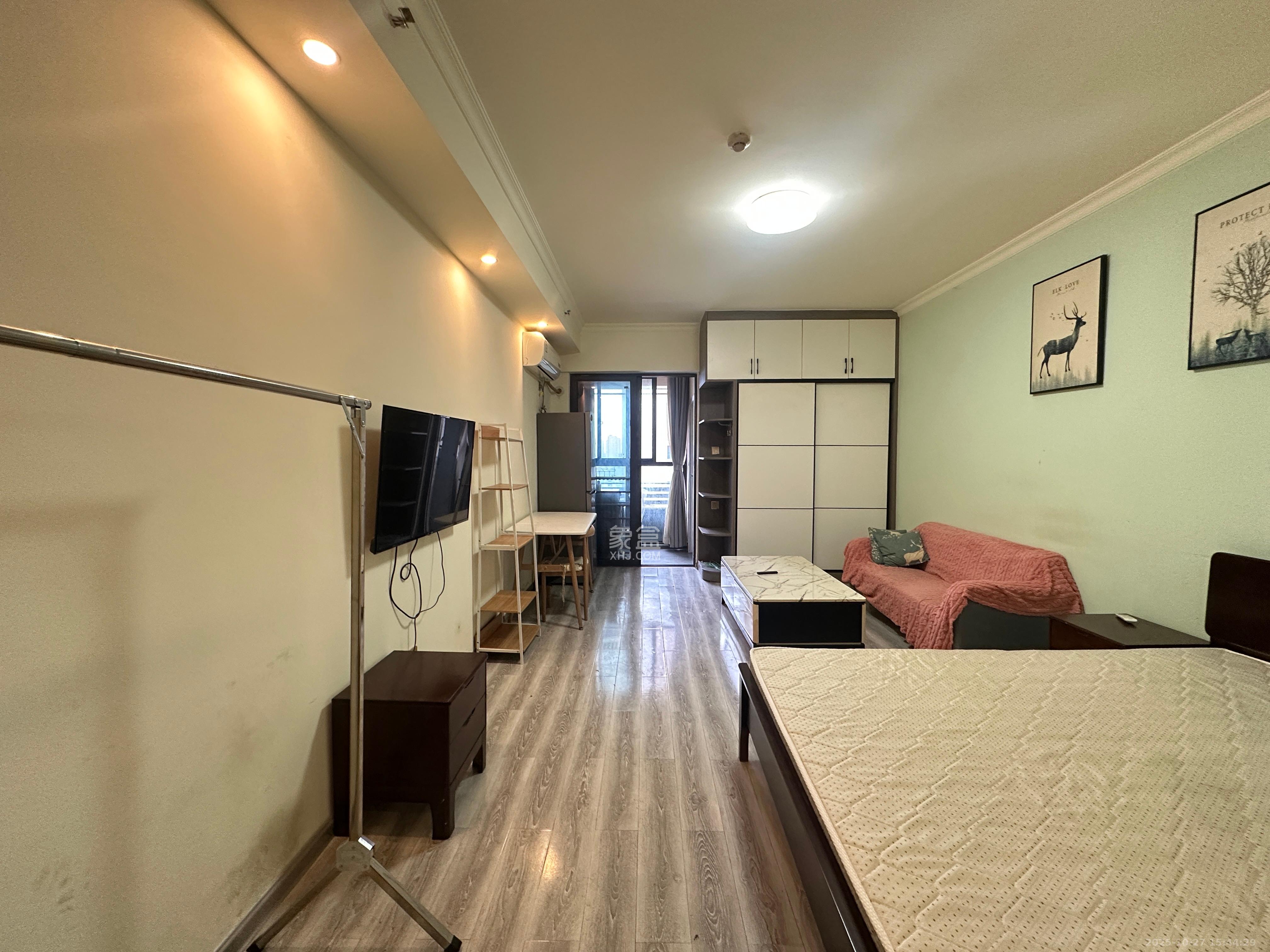 国泰九龙湾  1室1厅1卫    1400.0元/月