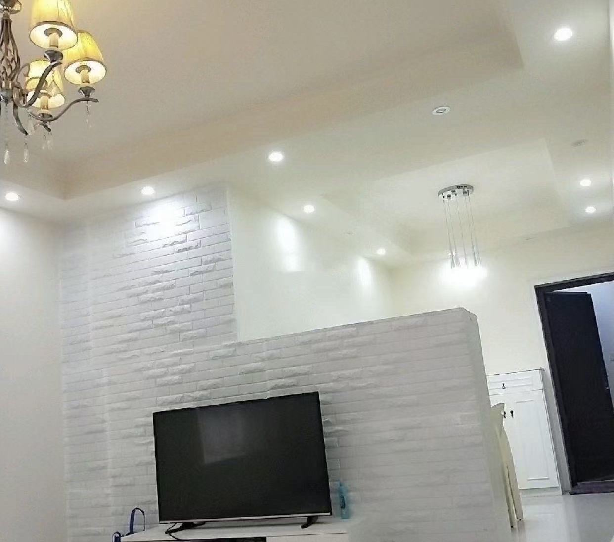 民俗文化广场 2室1厅1卫 2100.0元/月 民俗文化广场 2室1厅1卫 2100.0元/月室内图