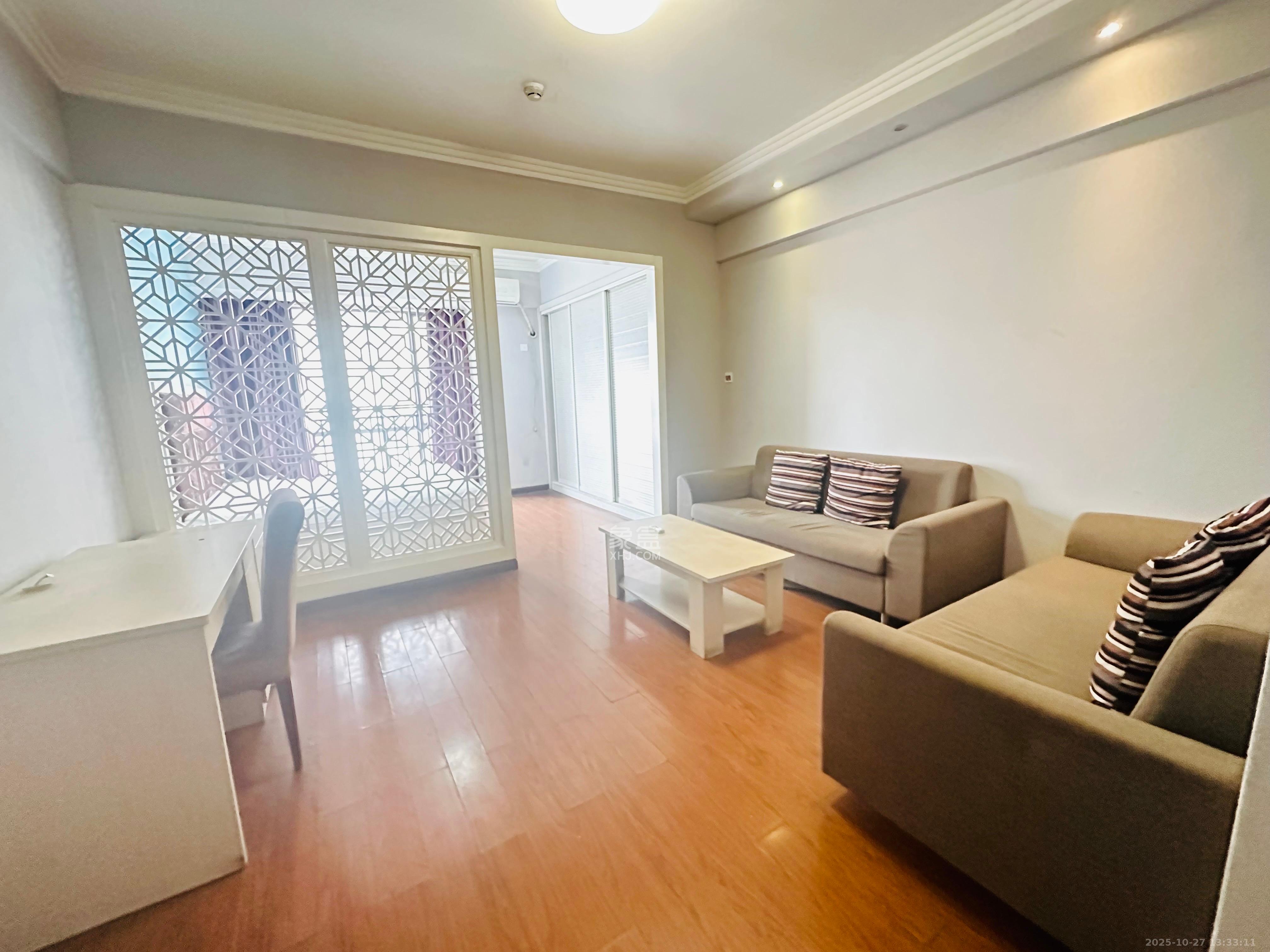 西子一间 1室1厅1卫 1500.0元/月 西子一间 1室1厅1卫 1500.0元/月室内图