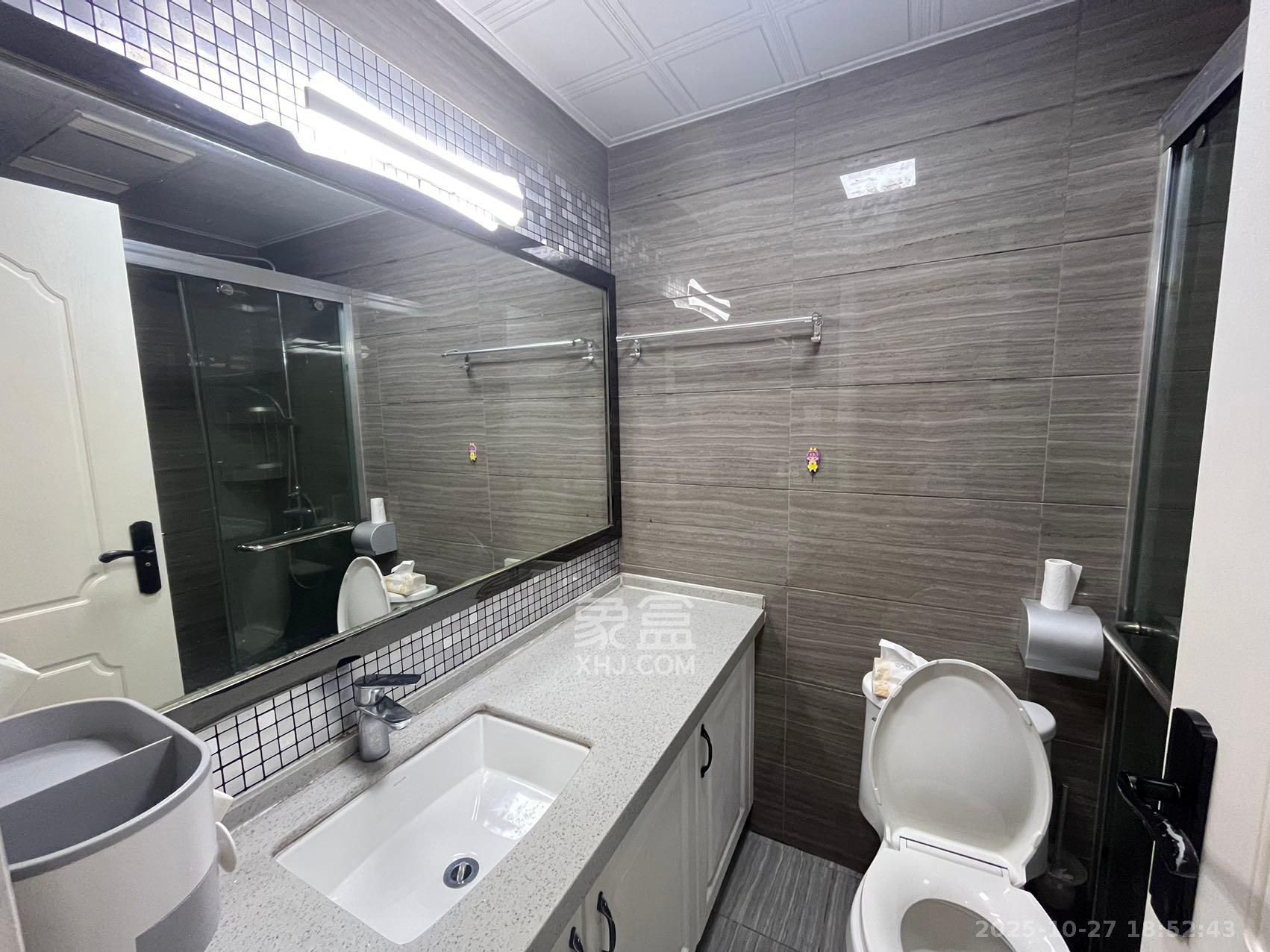 保利国际广场 1室1厅1卫 2000.0元/月 保利国际广场 1室1厅1卫 2000.0元/月室内图