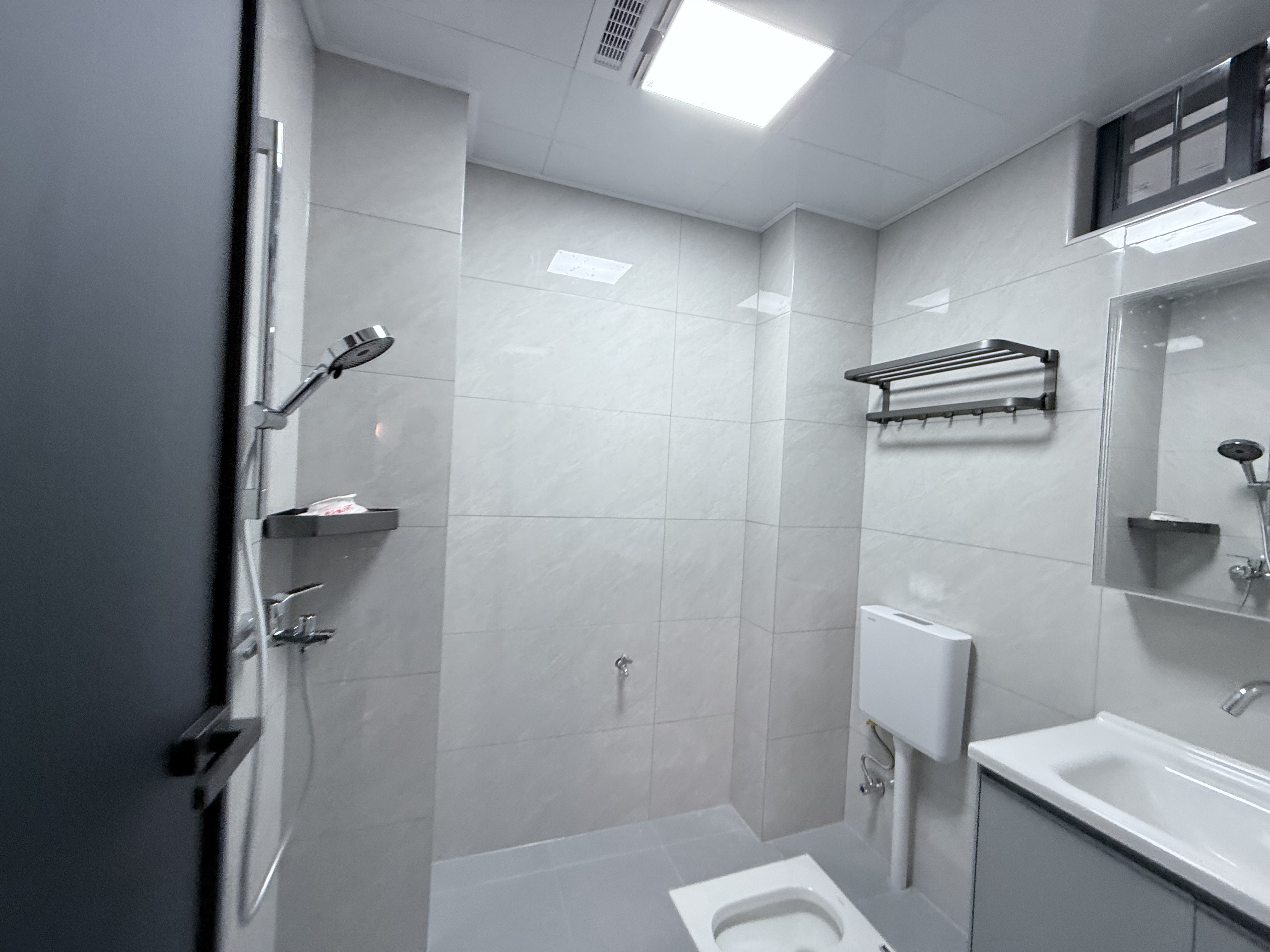 西合路（红湘段）安置房  1室1厅1卫    1400.0元/月室内图