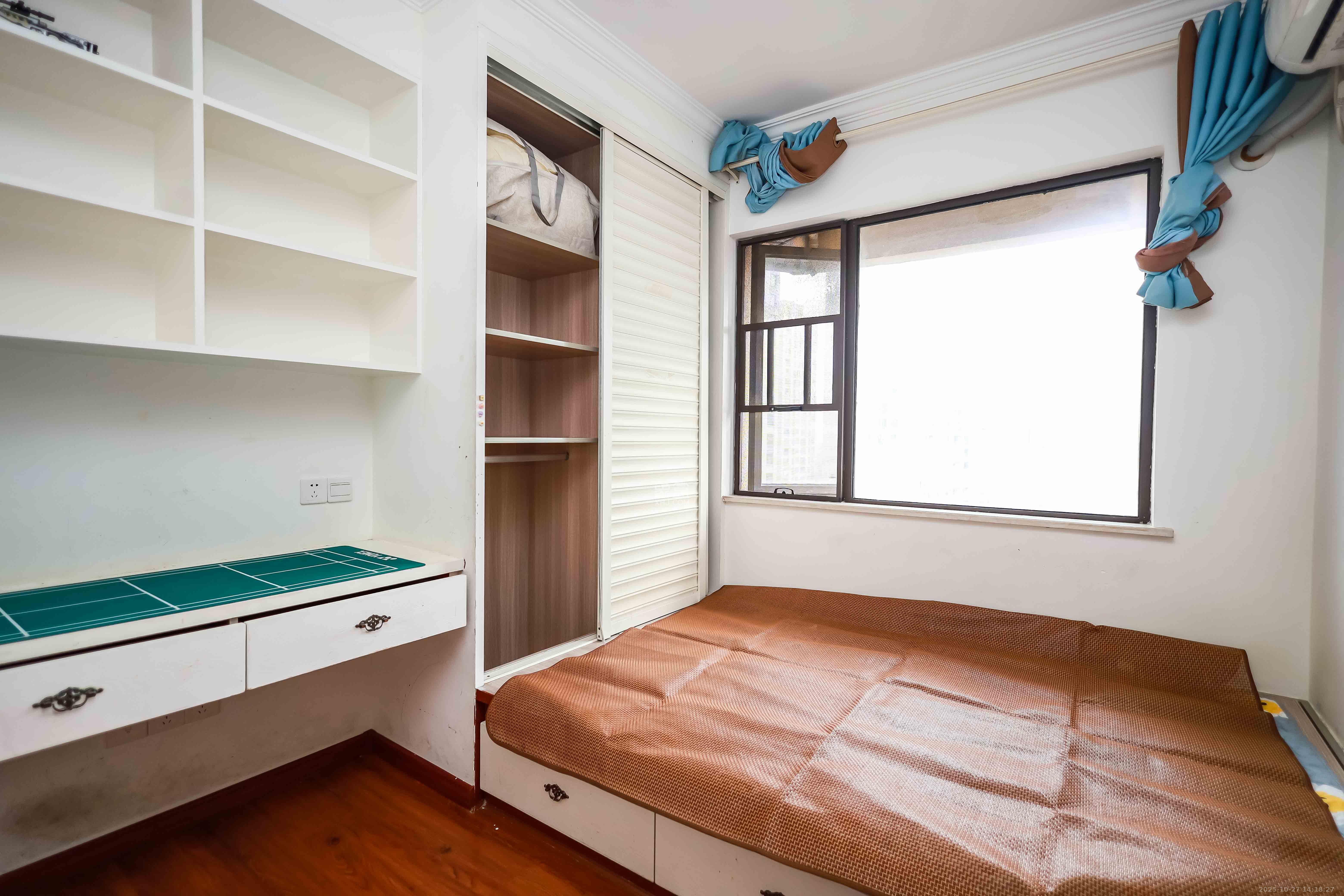 奥克斯缔壹城  3室2厅2卫    115.0万 奥克斯缔壹城  3室2厅2卫    115.0万卧室