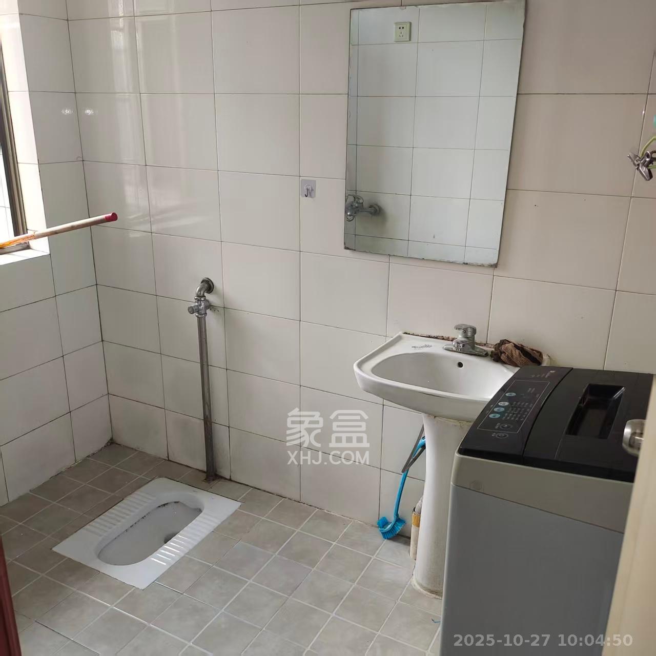 黄鹤小区2片  1室0厅0卫    1800.0元/月 黄鹤小区2片  1室0厅0卫    1800.0元/月室内图