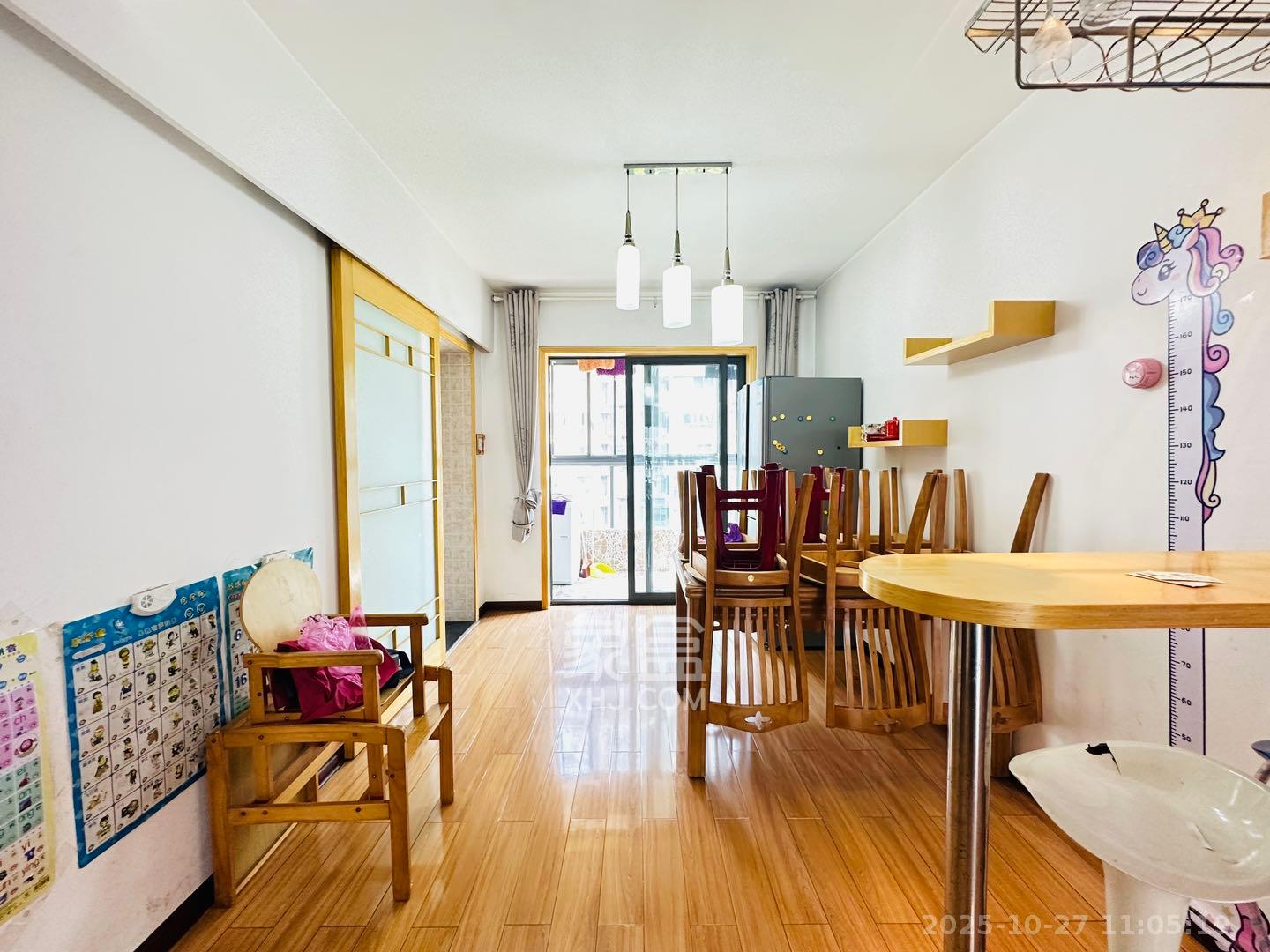 西子花苑  3室2厅2卫    3000.0元/月室内图