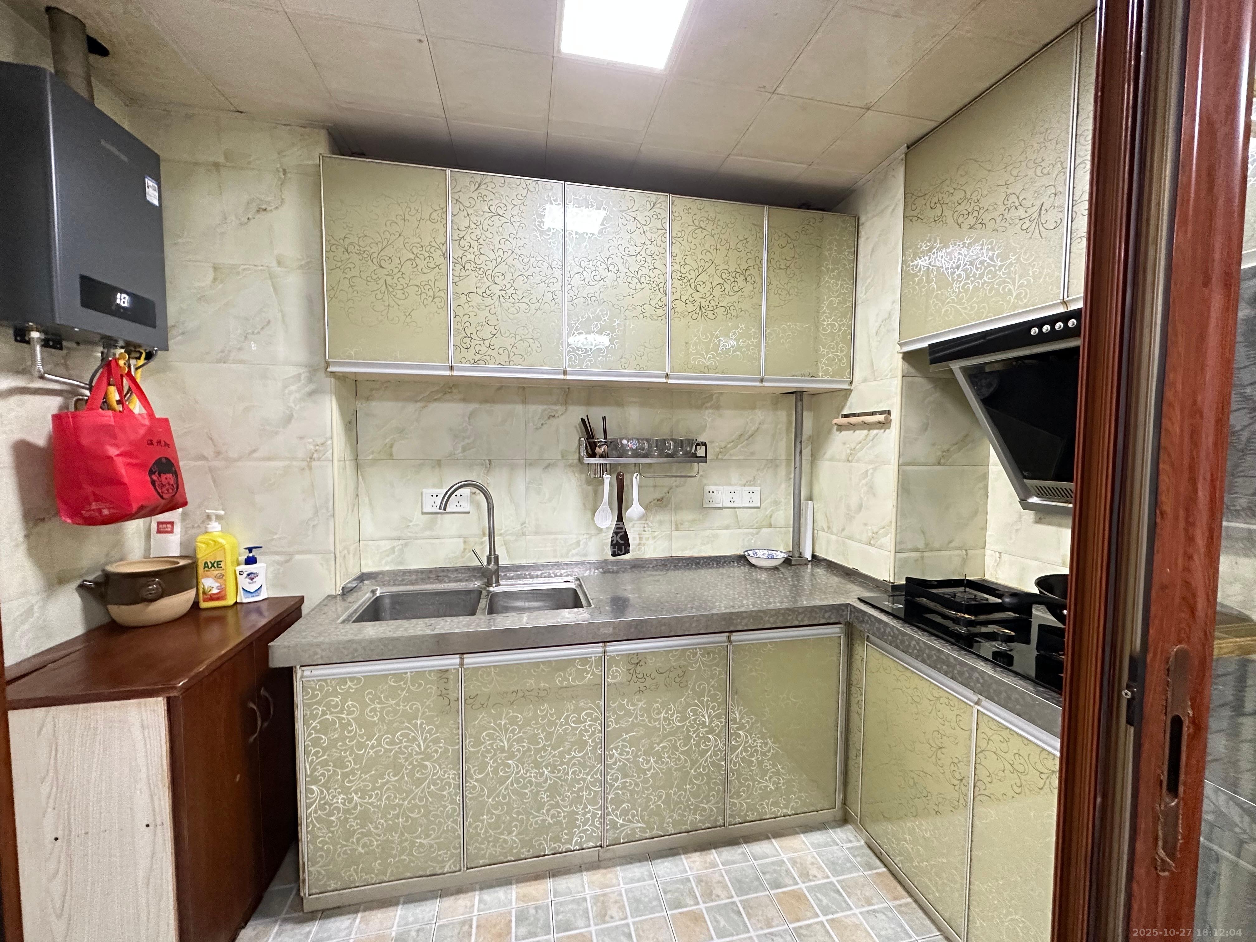 东怡外国(南湖一号) 2室1厅1卫 2700.0元/月 东怡外国(南湖一号) 2室1厅1卫 2700.0元/月室内图