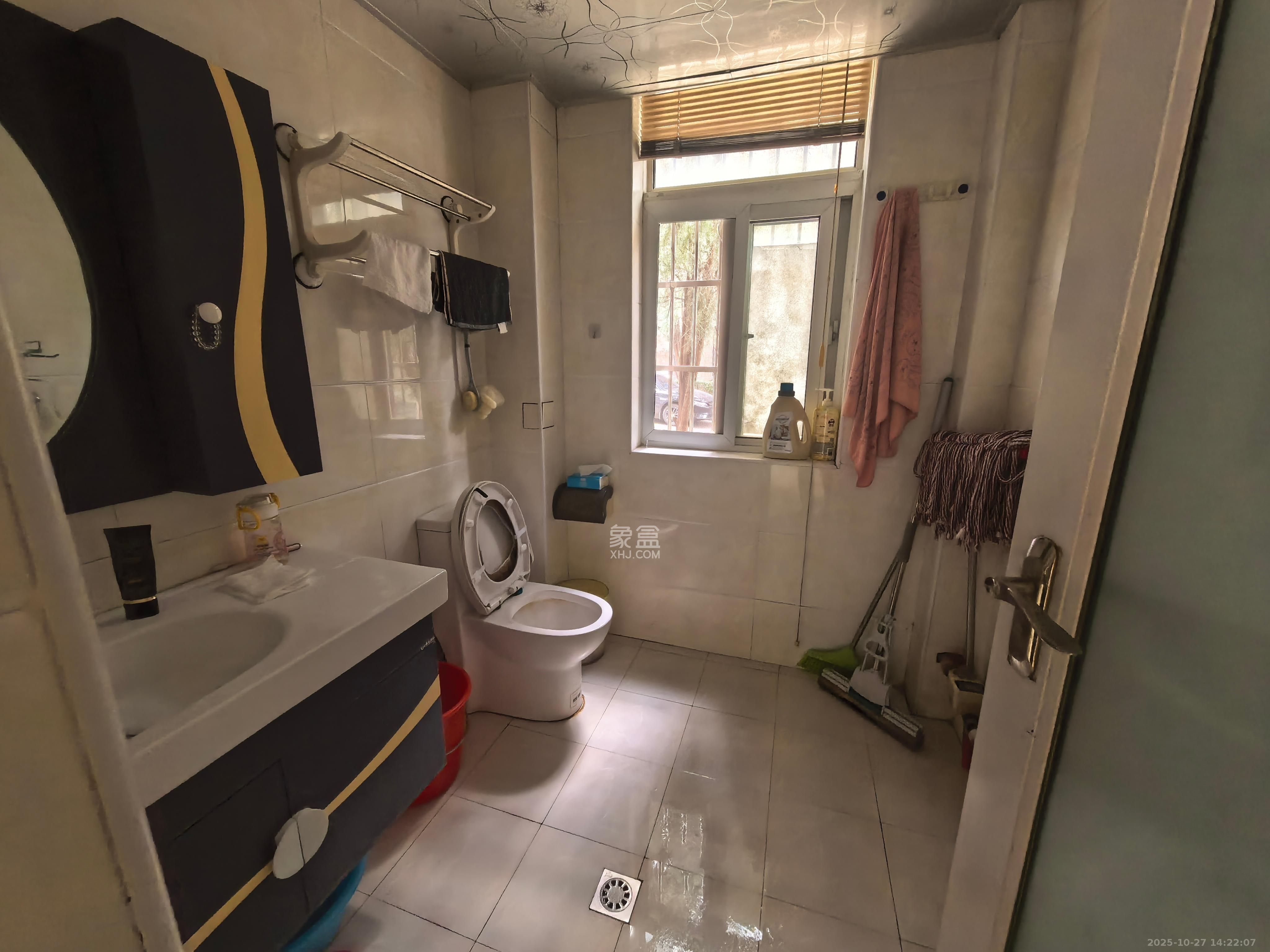 山水湾  2室2厅1卫    1700.0元/月室内图