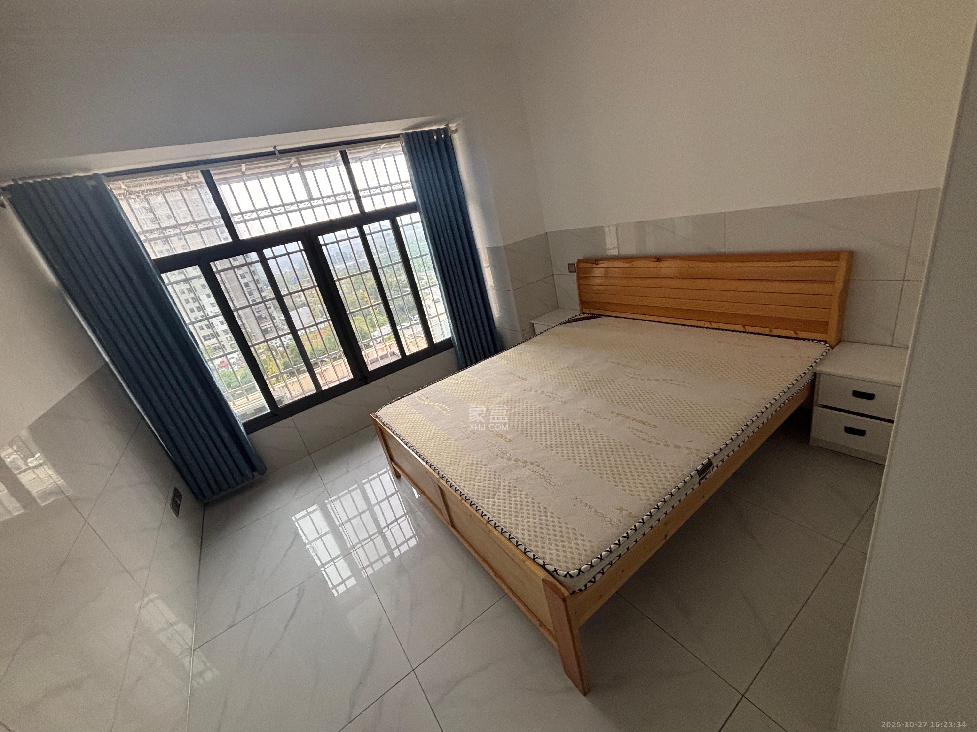 和康园小区  2室1厅1卫    1400.0元/月 和康园小区  2室1厅1卫    1400.0元/月室内图