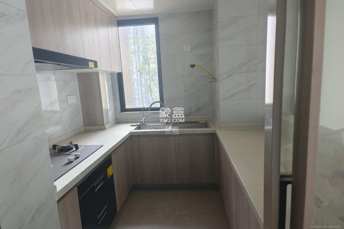 建投象山国际  3室2厅2卫    2800.0元/月 建投象山国际  3室2厅2卫    2800.0元/月室内图