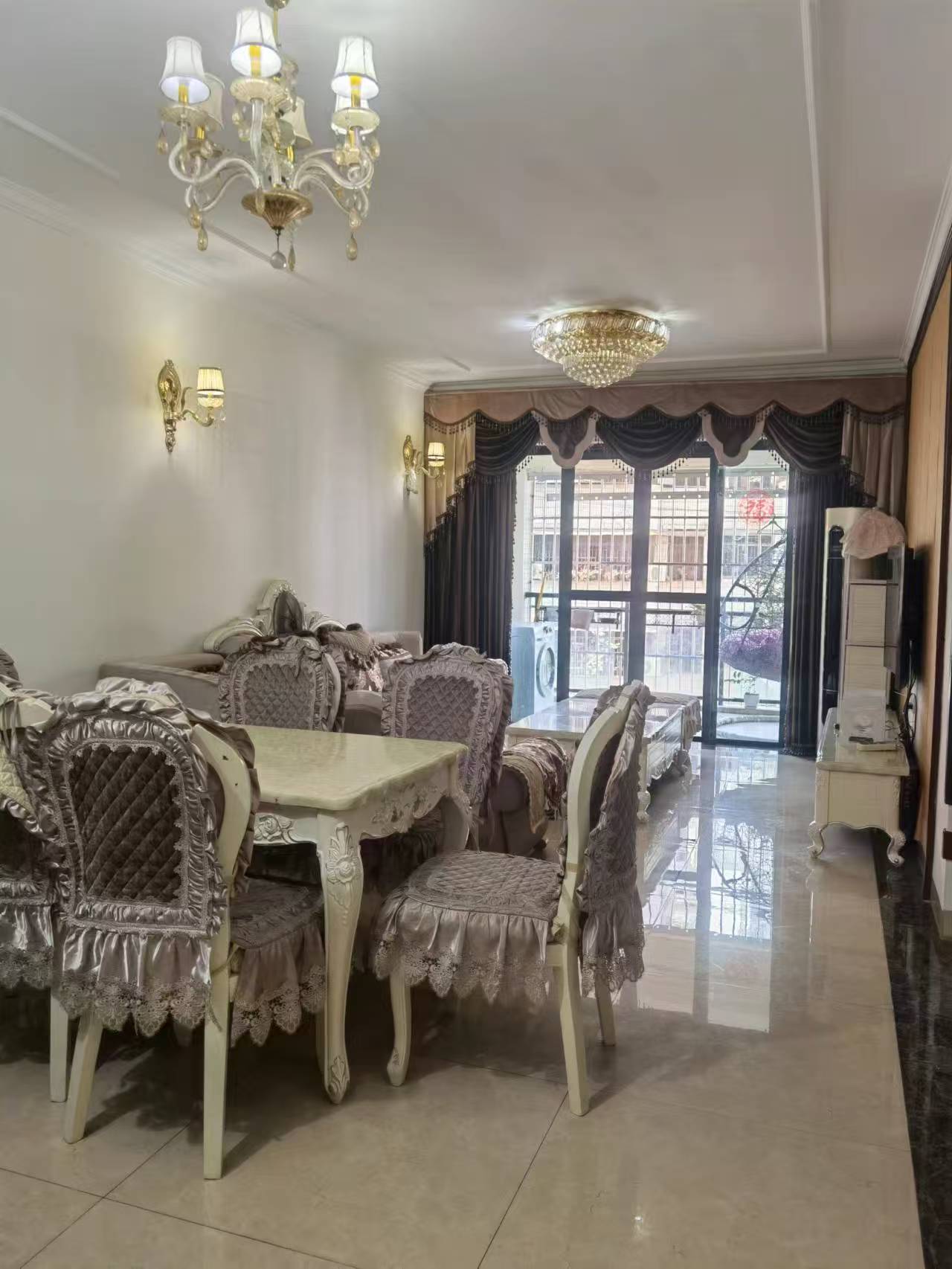 万国中央区  3室2厅1卫    3100.0元/月室内图