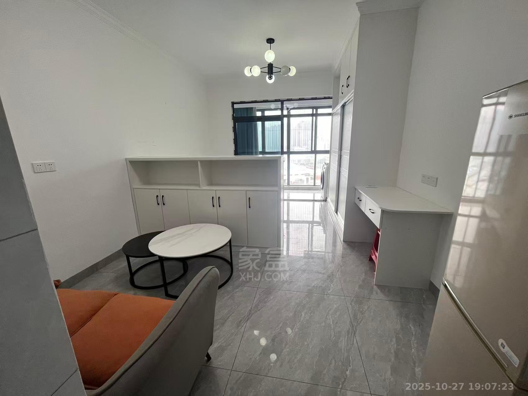 经世龙城  1室1厅1卫    1500.0元/月 经世龙城  1室1厅1卫    1500.0元/月室内图