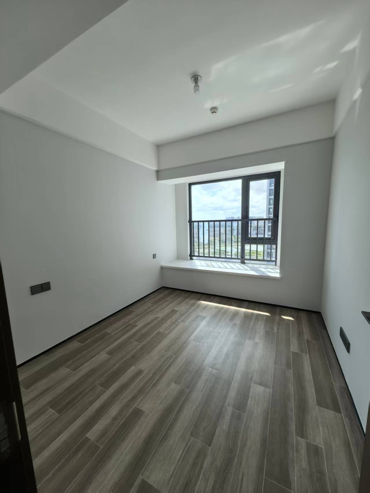 仁恒滨江园（一.二期）  3室2厅2卫    268.0万客厅