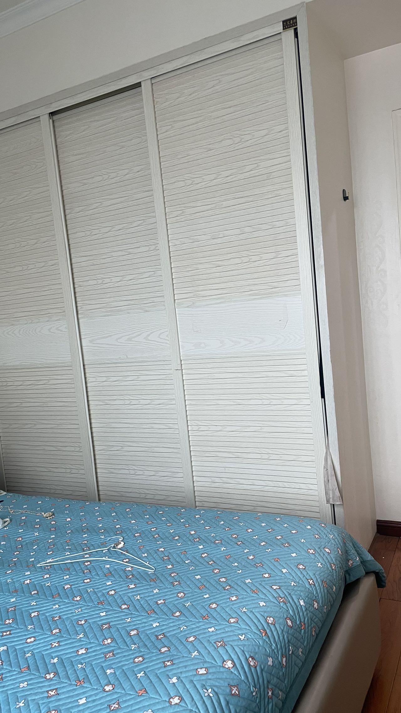 鹏利广场  3室2厅2卫    2100.0元/月户型图