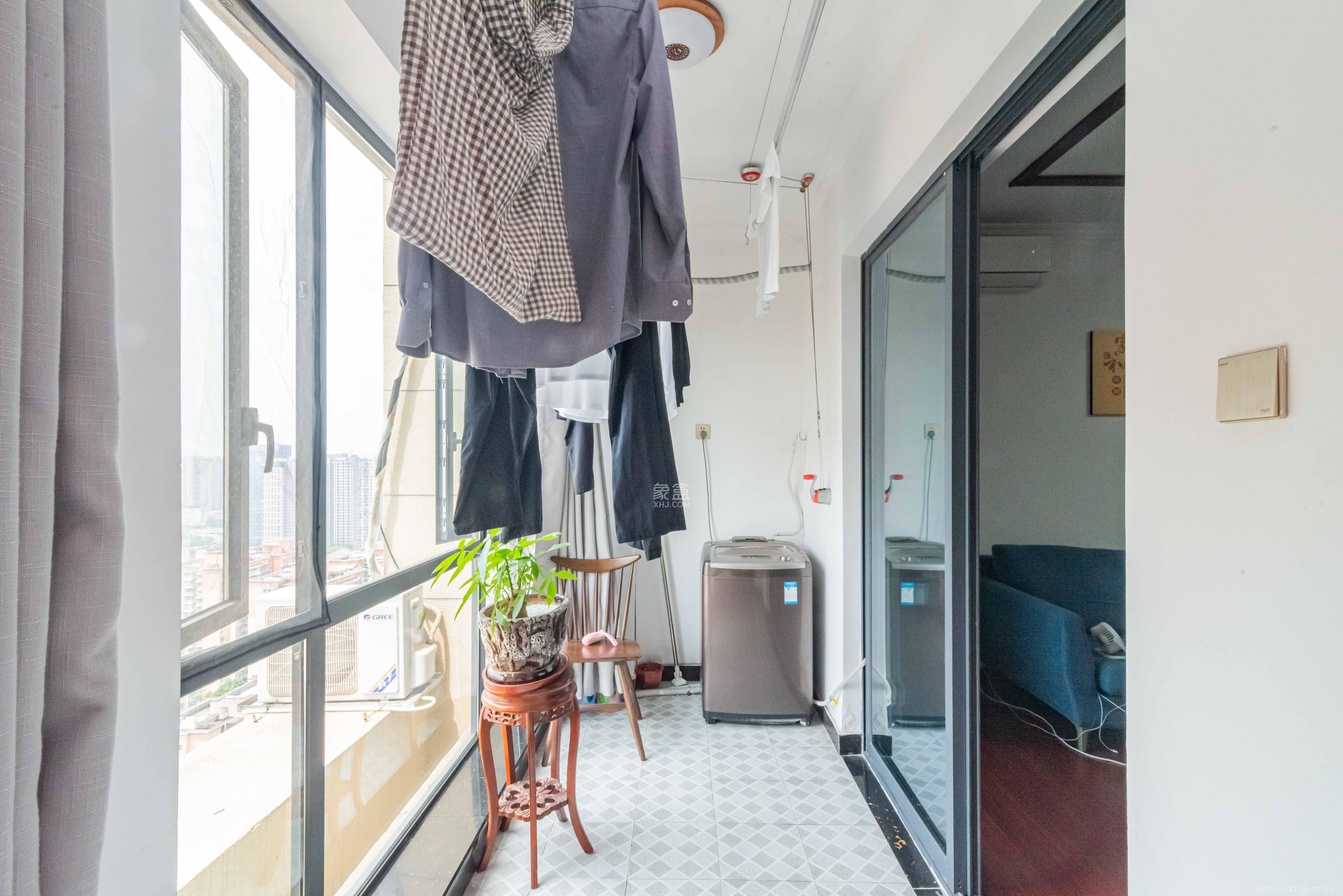 宜家湘颂(景致雅苑)  3室2厅1卫    2200.0元/月 宜家湘颂(景致雅苑)  3室2厅1卫    2200.0元/月室内图