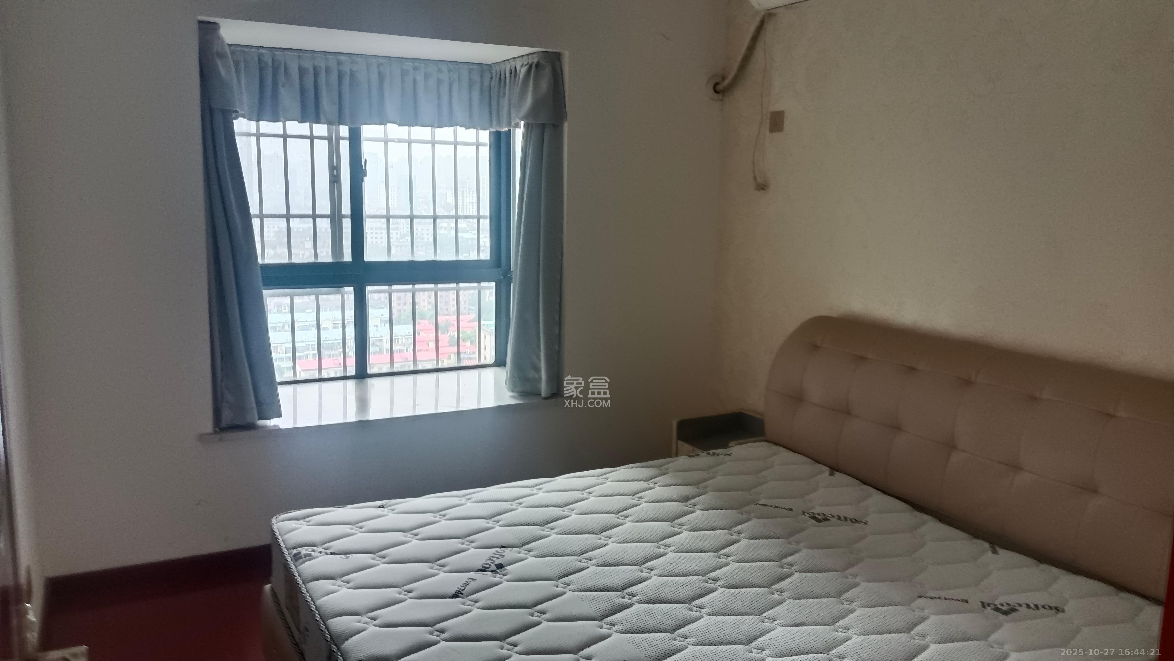 曙光领峰（曙光家园）  3室2厅2卫    2500.0元/月室内图