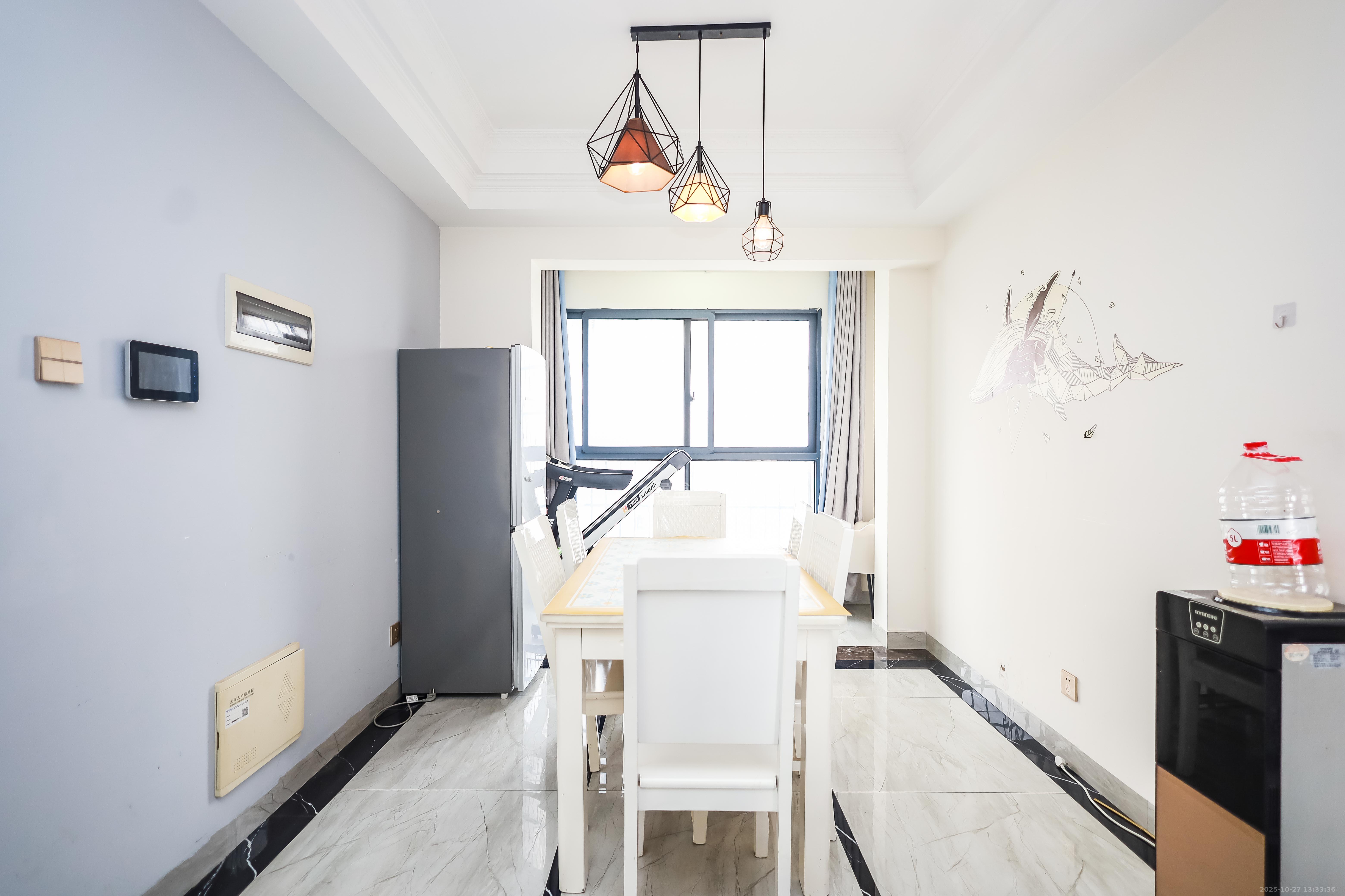 天麓尚层 3室2厅2卫 88.0万 天麓尚层 3室2厅2卫 88.0万客厅