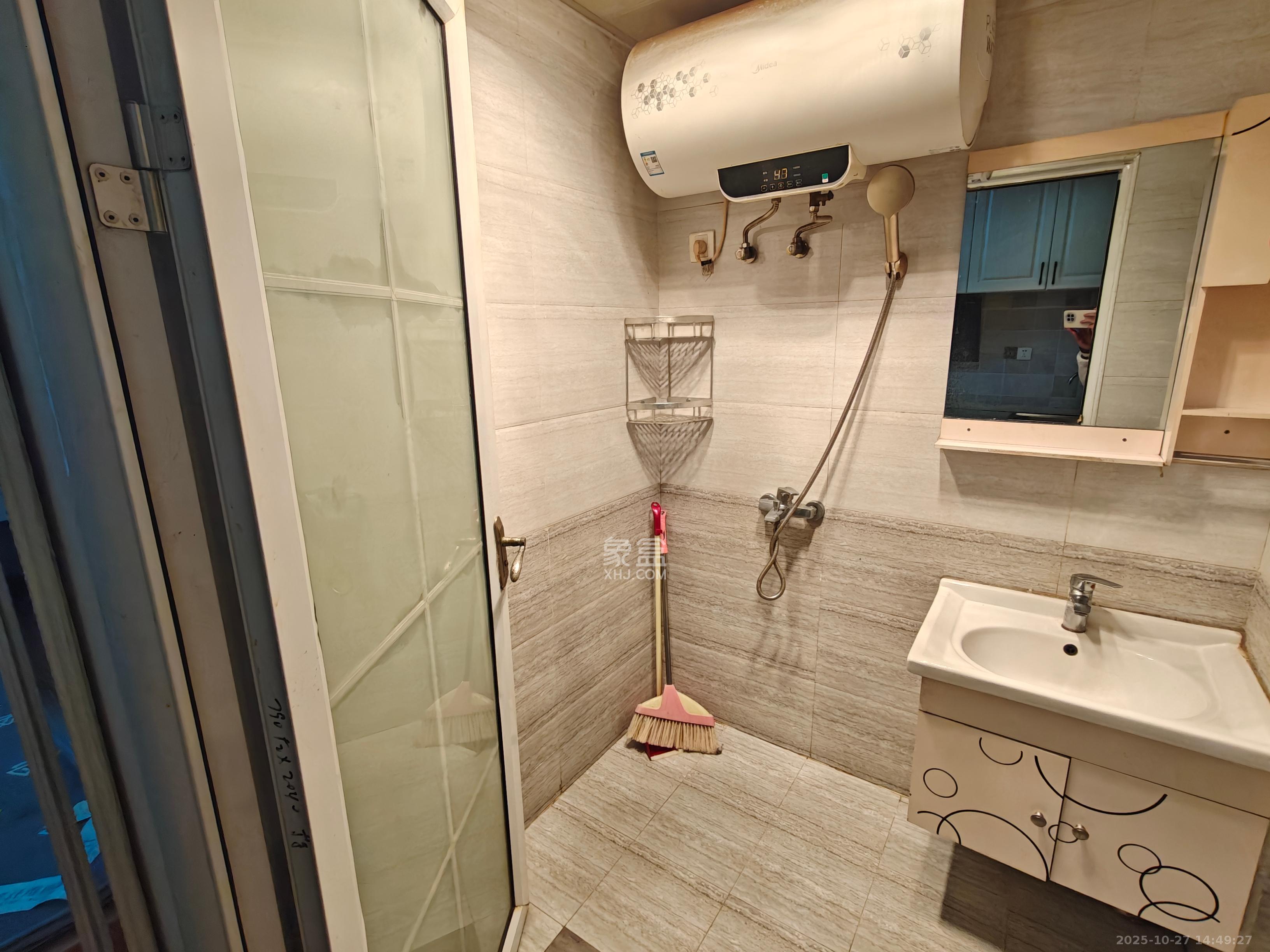 协信星澜汇  1室1厅1卫    1300.0元/月 协信星澜汇  1室1厅1卫    1300.0元/月室内图