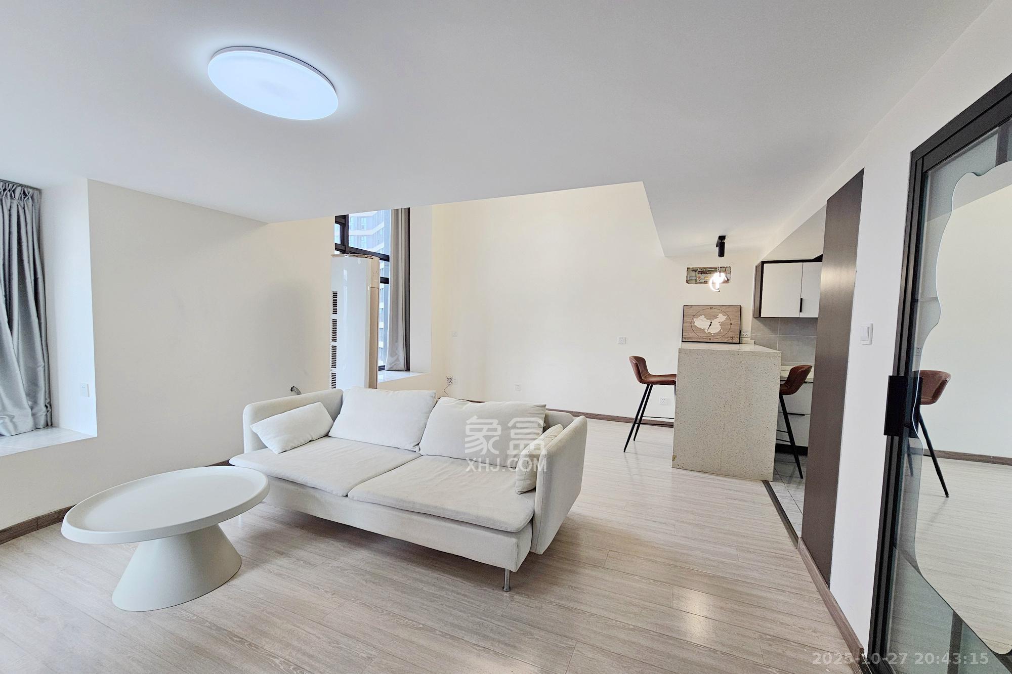 明昇壹城（明昇时代广场）三期  3室2厅2卫    56.0万客厅