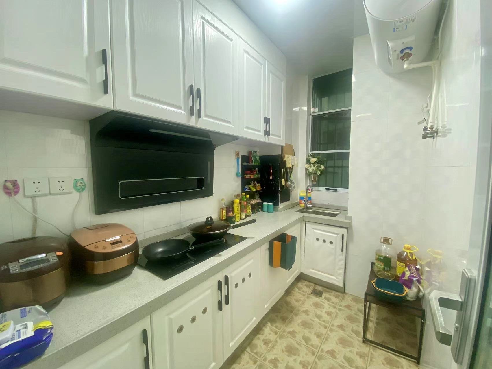 金银广场  2室2厅1卫    2000.0元/月室内图