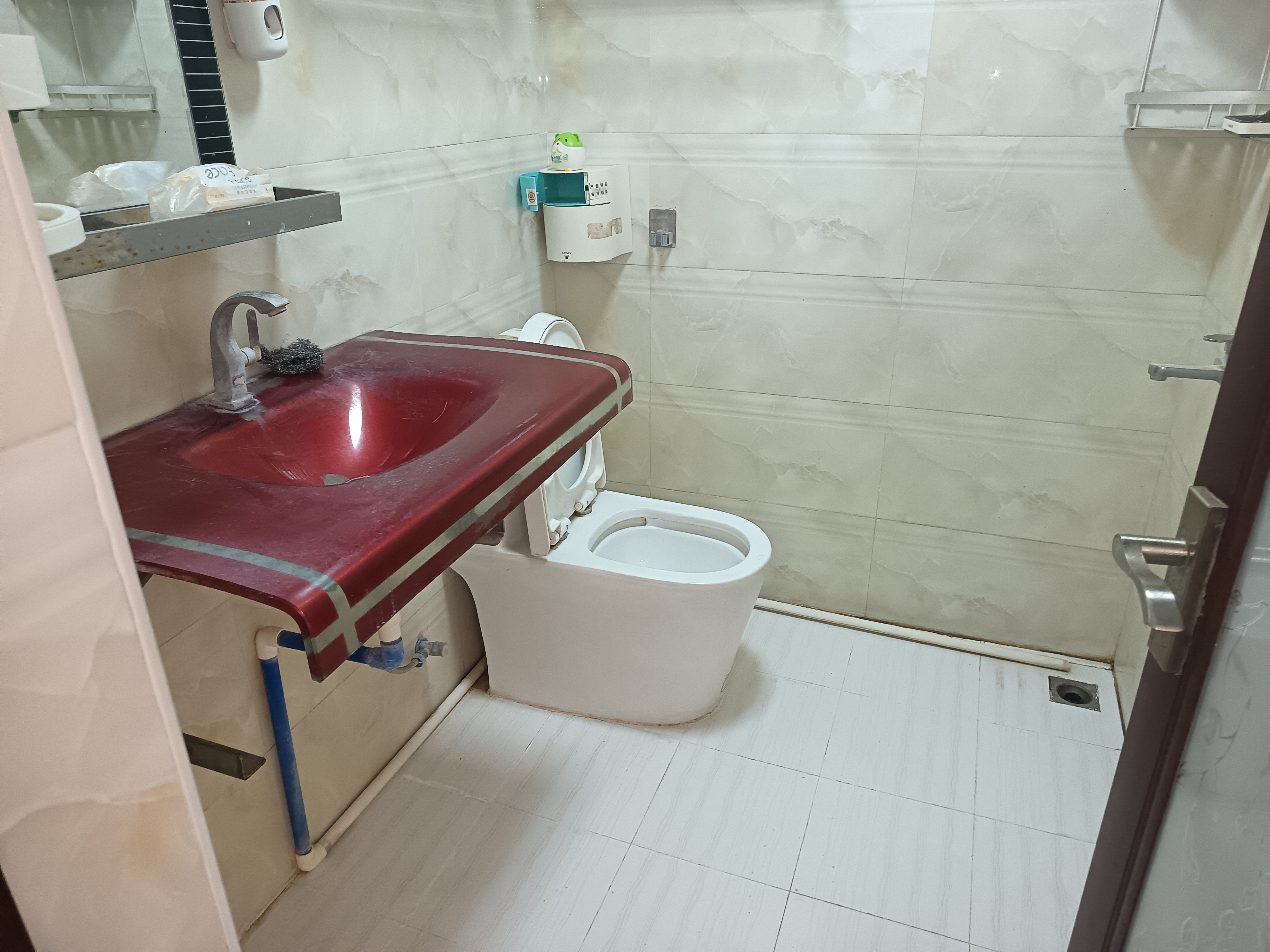 友谊华庭 3室2厅2卫 2500.0元/月 友谊华庭 3室2厅2卫 2500.0元/月室内图