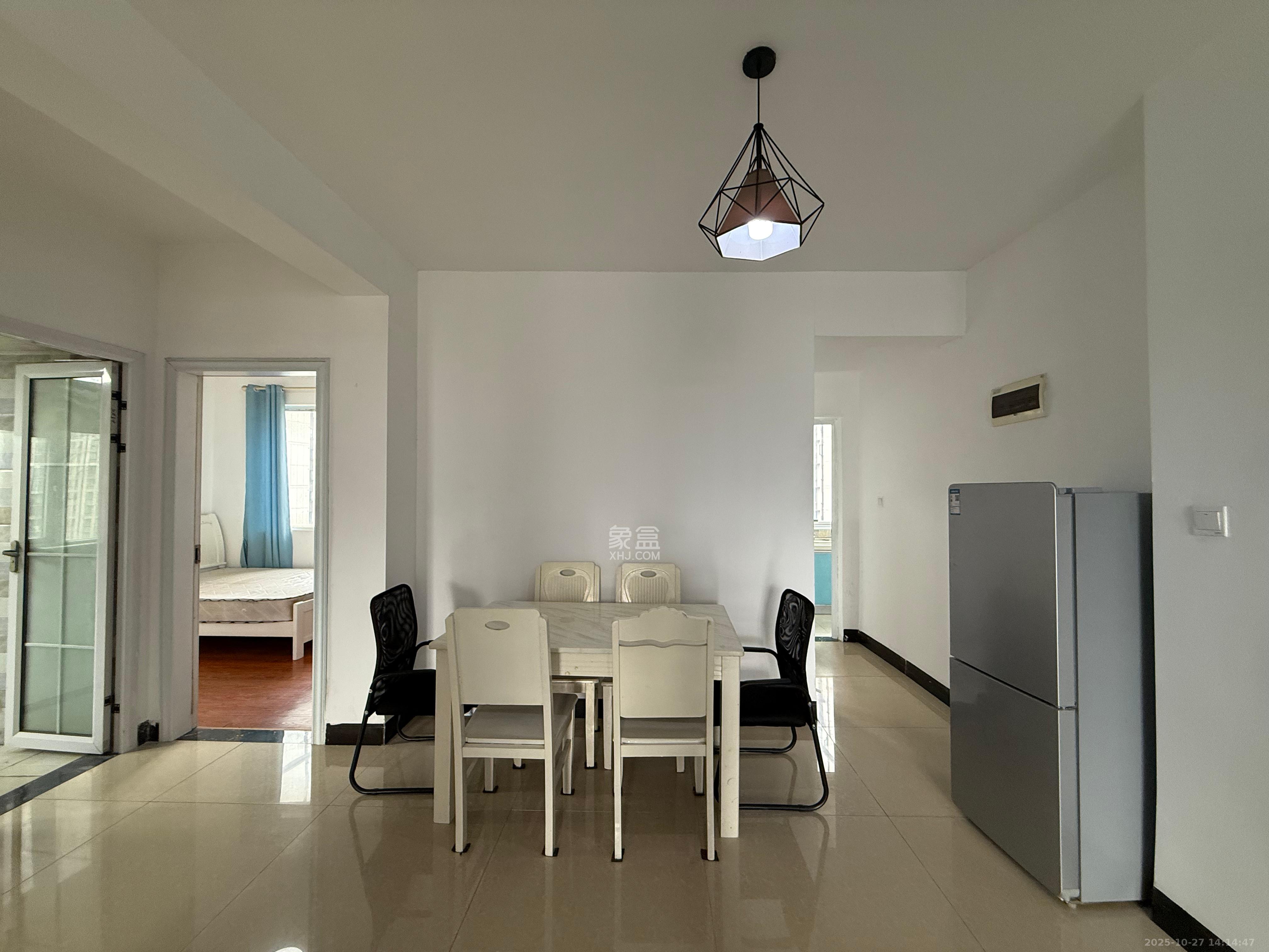 嘉宇银杉（嘉宇西苑）  3室2厅2卫    2100.0元/月室内图