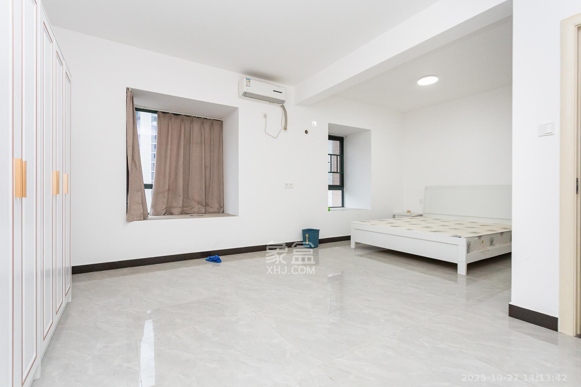 金湘苑(星澜之悦)  4室2厅2卫    71.0万 金湘苑(星澜之悦)  4室2厅2卫    71.0万卧室