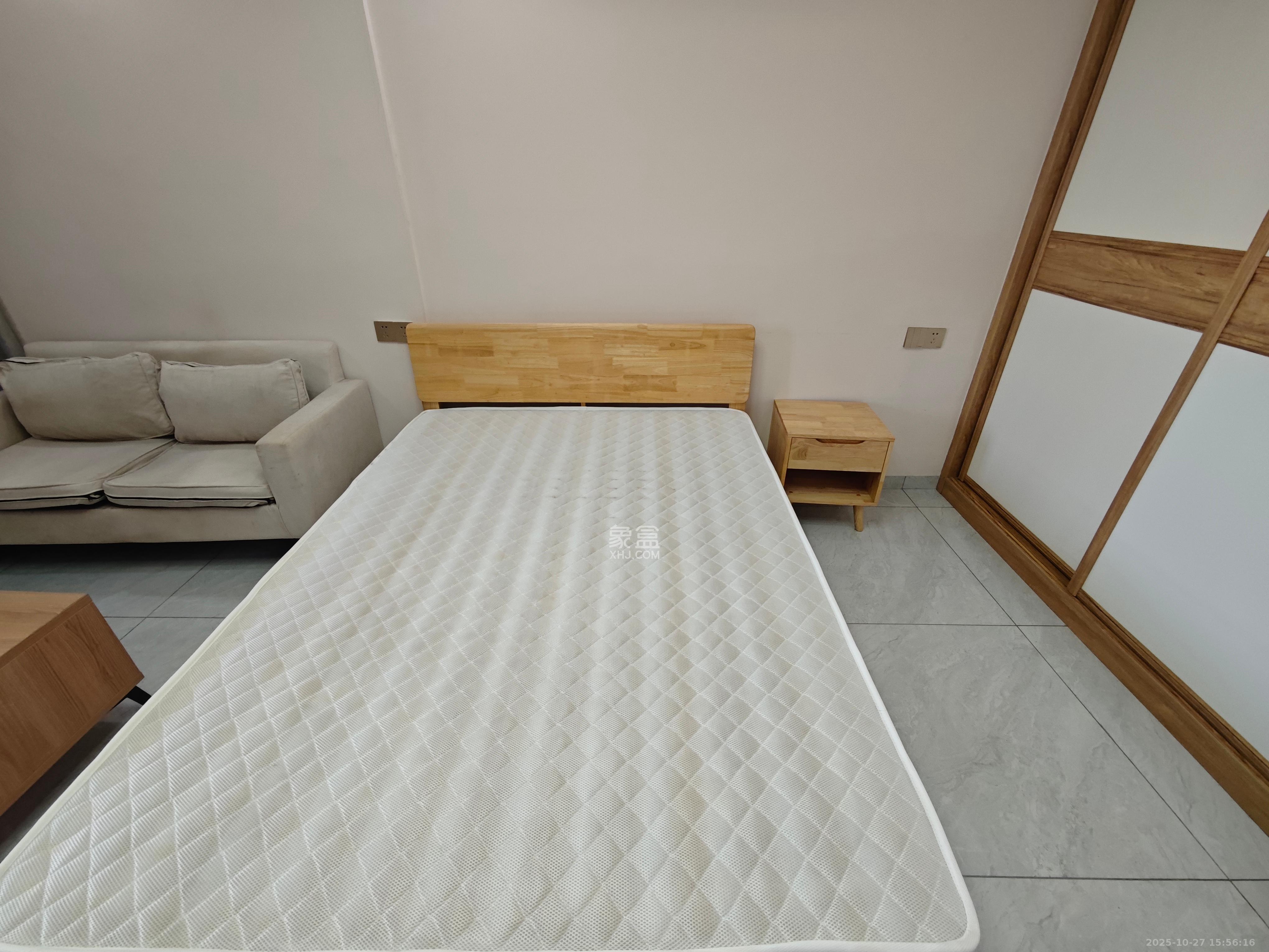 国泰九龙湾  1室1厅1卫    1300.0元/月室内图