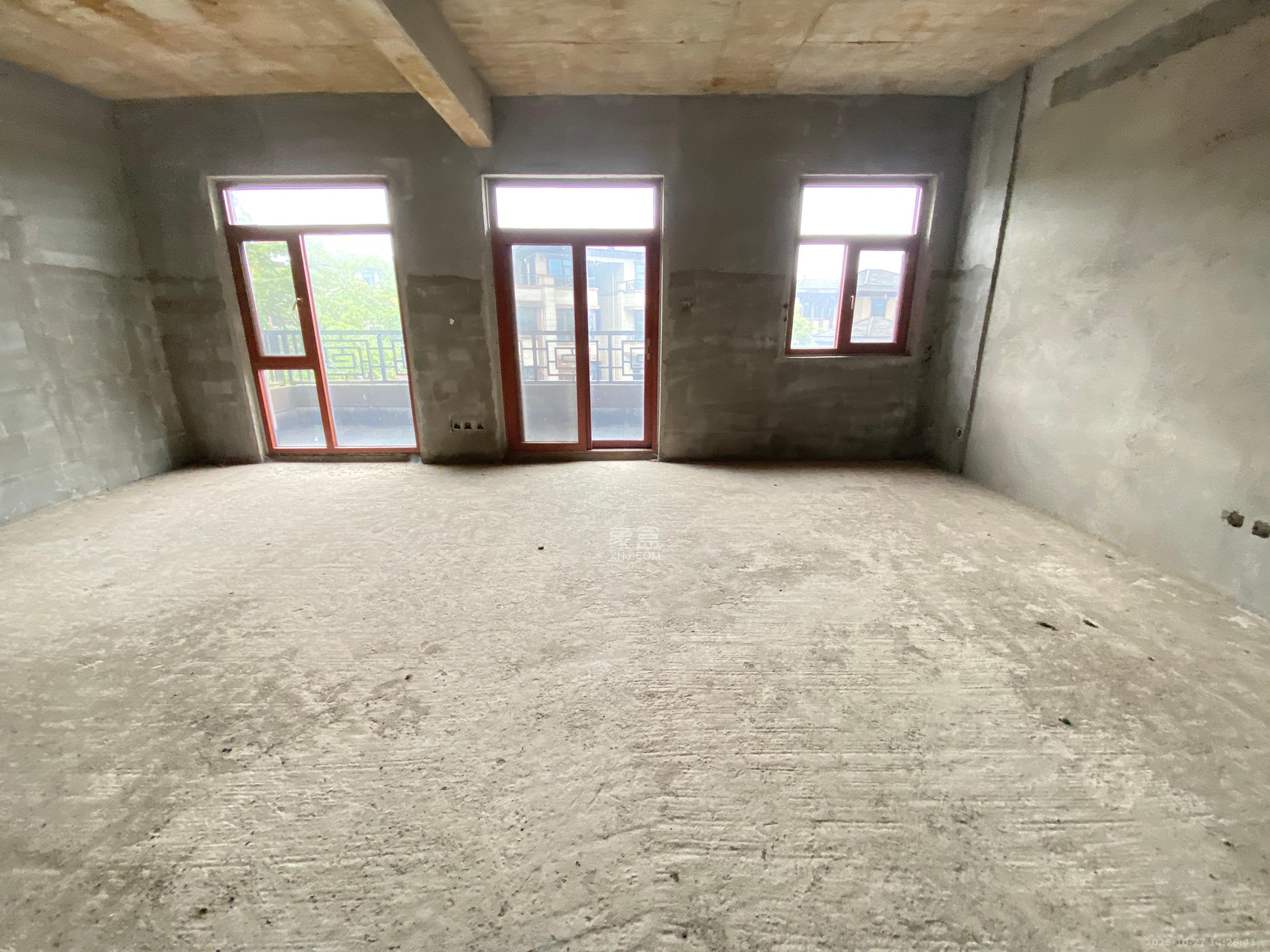 浔龙隐连山  6室2厅5卫    420.0万