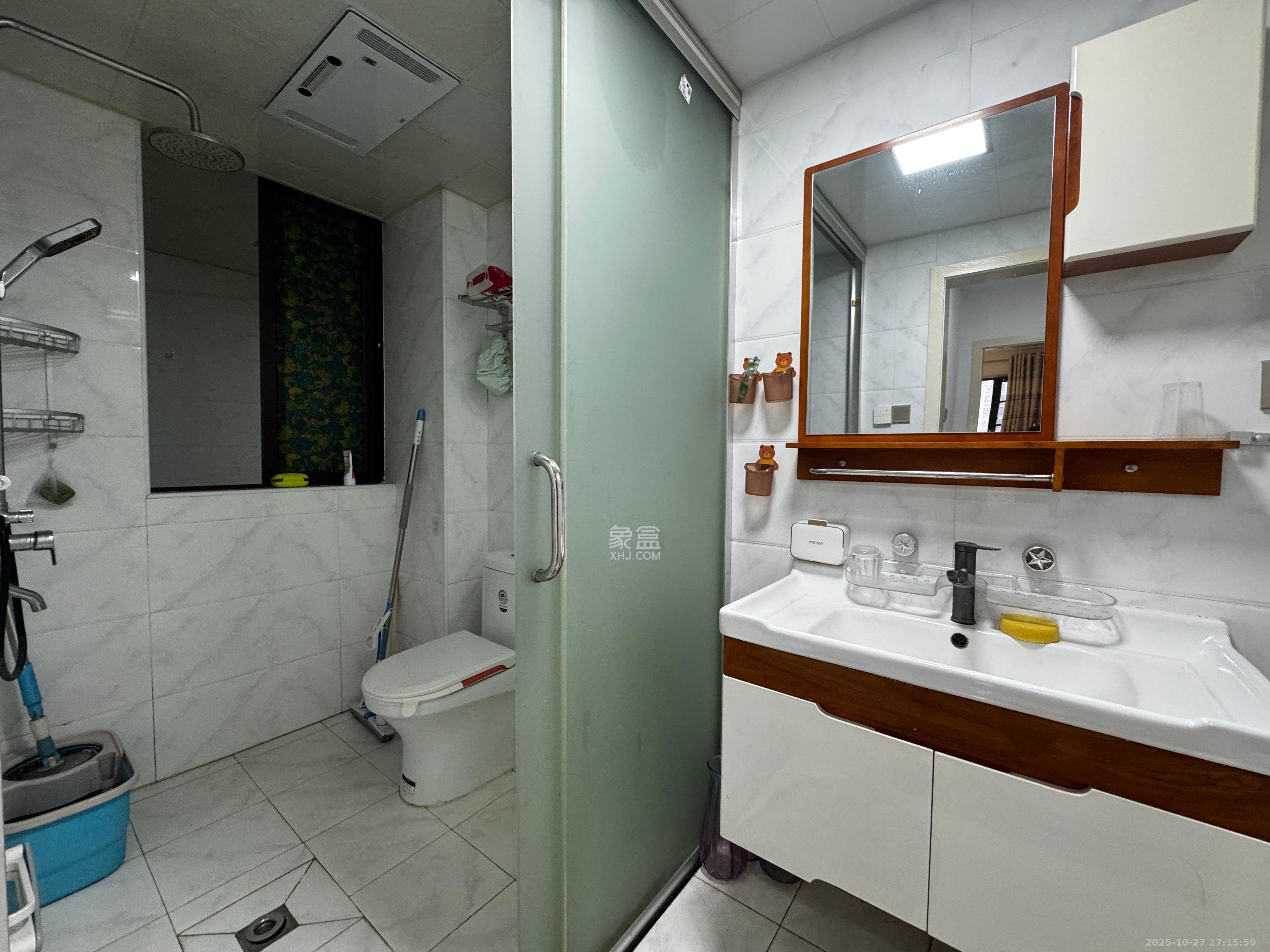 欧莱雅郡 3室2厅1卫 1800.0元/月 欧莱雅郡 3室2厅1卫 1800.0元/月室内图