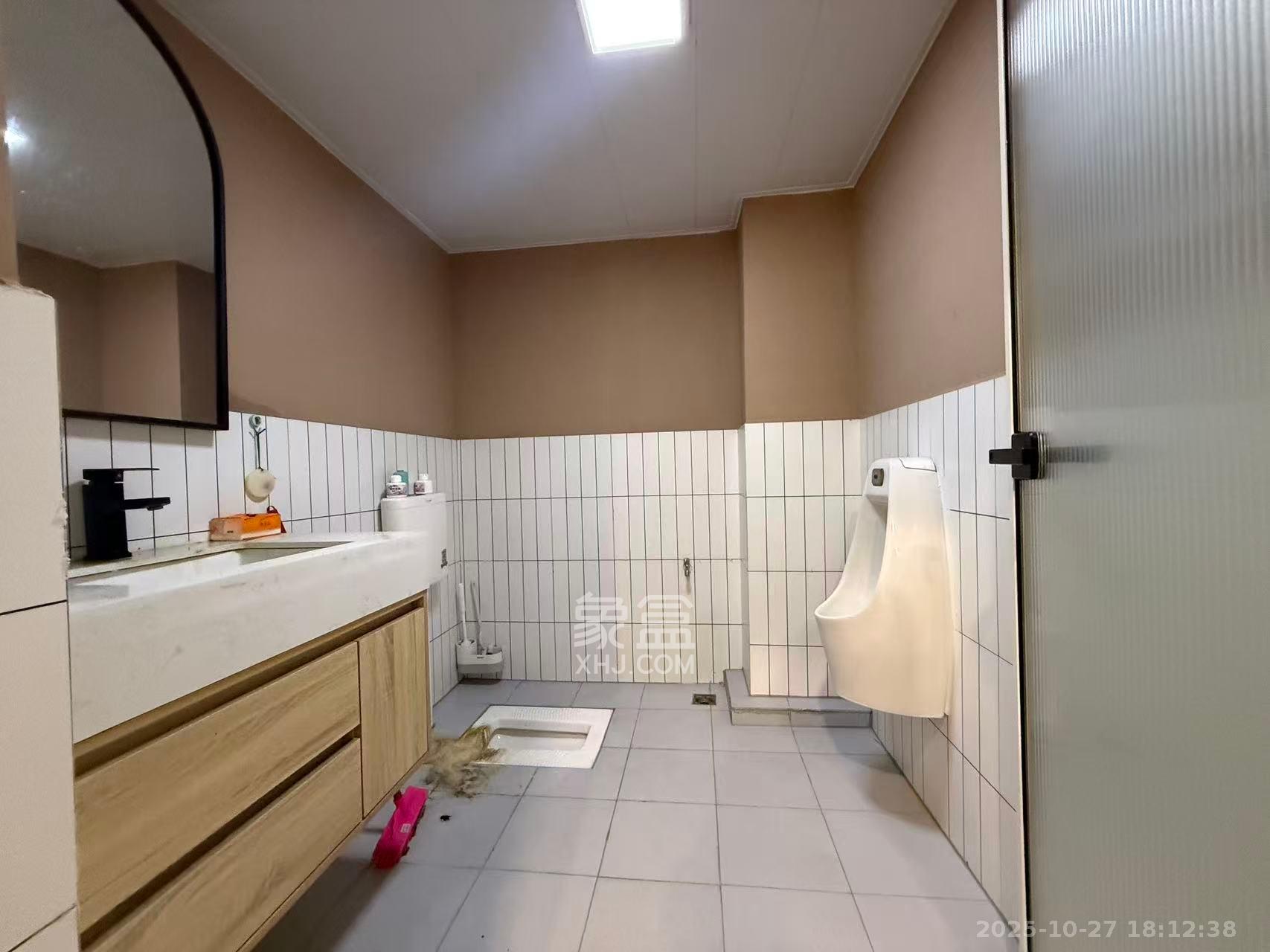 人瑞潇湘国际  1室1厅1卫    5500.0元/月 人瑞潇湘国际  1室1厅1卫    5500.0元/月室内图