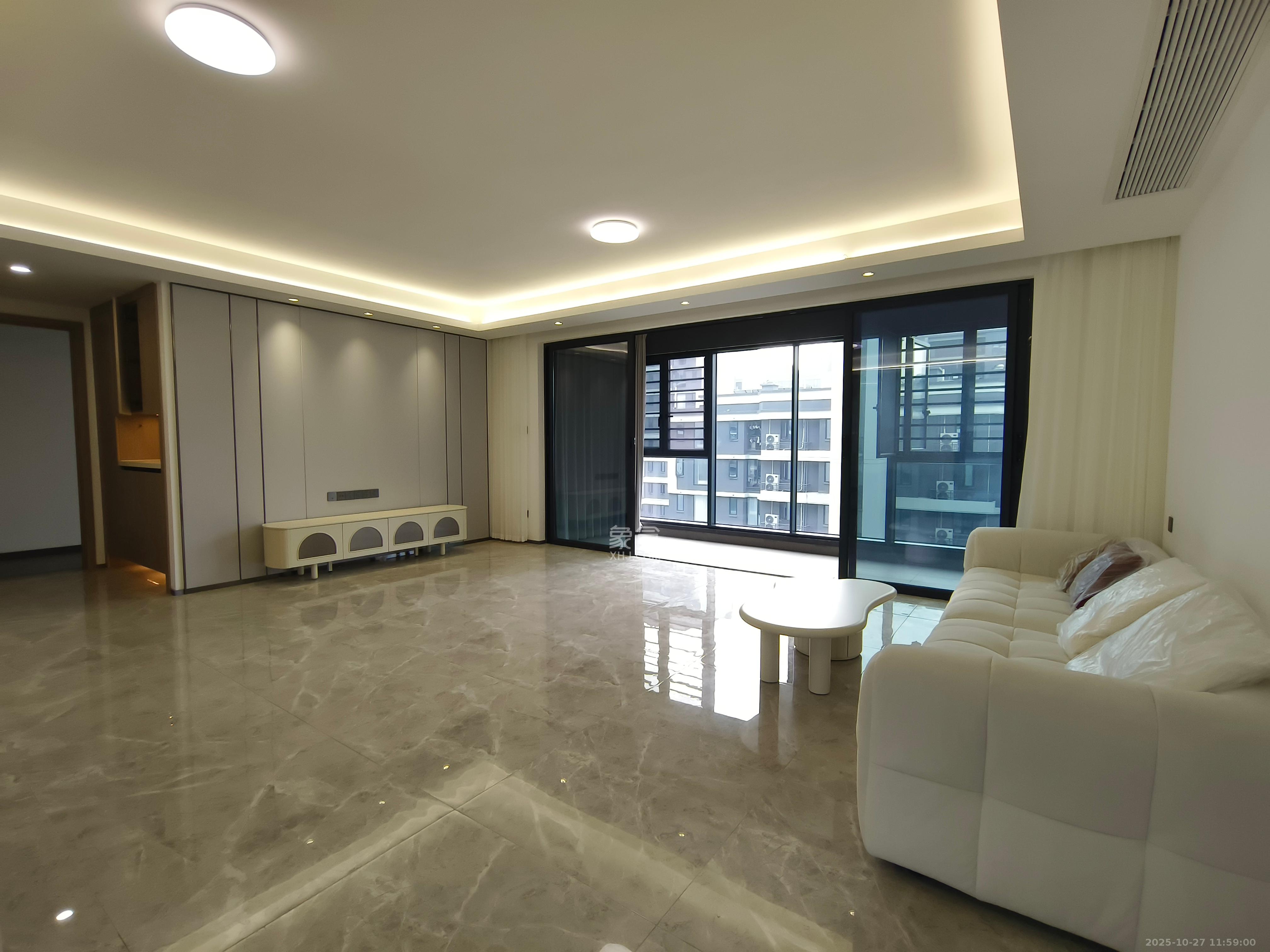 旭辉铂宸府  4室2厅2卫    3800.0元/月 旭辉铂宸府  4室2厅2卫    3800.0元/月