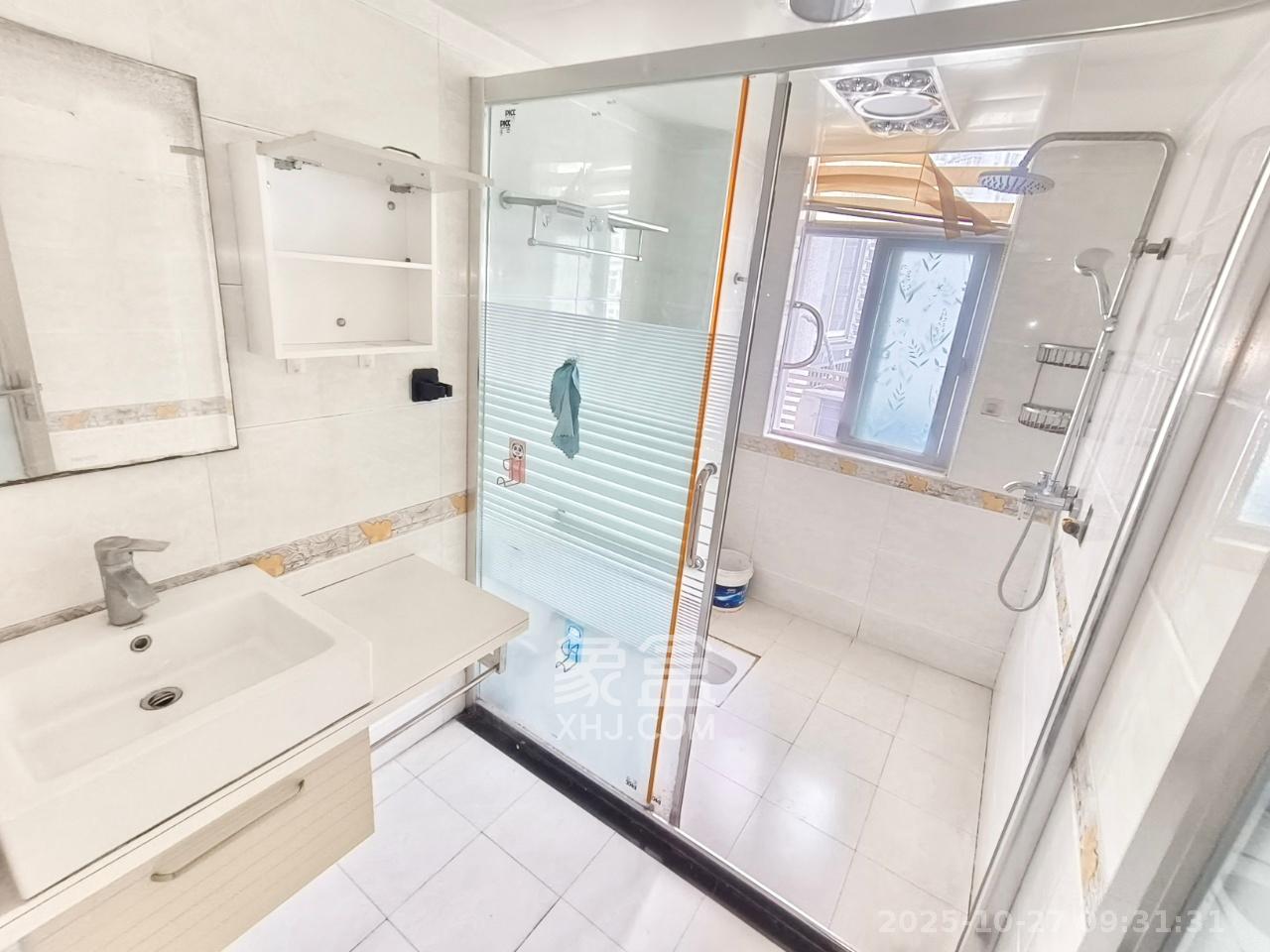 顺天黄金海岸  3室2厅2卫    2700.0元/月室内图