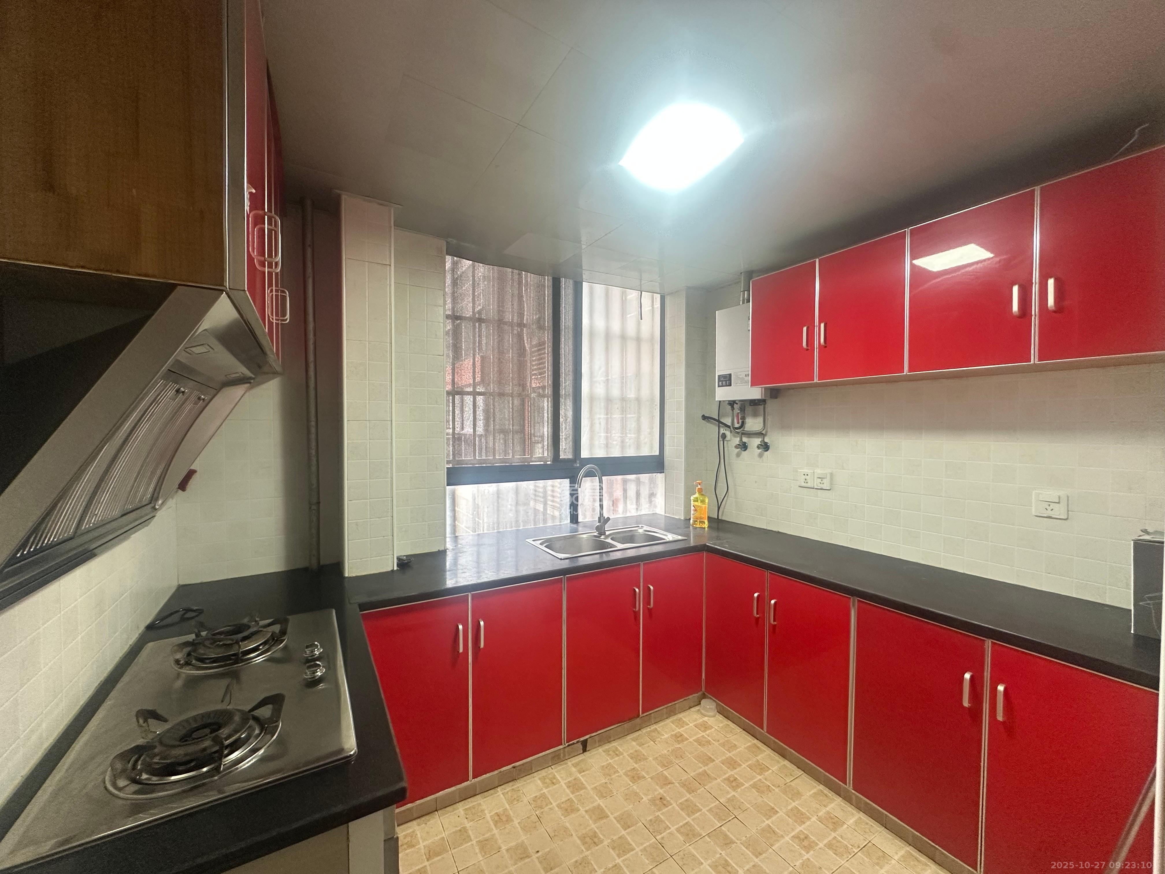 华润凤凰城二期  3室2厅1卫    2000.0元/月室内图