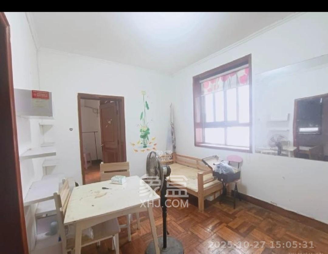 红旗区二片  2室1厅1卫    1300.0元/月室内图