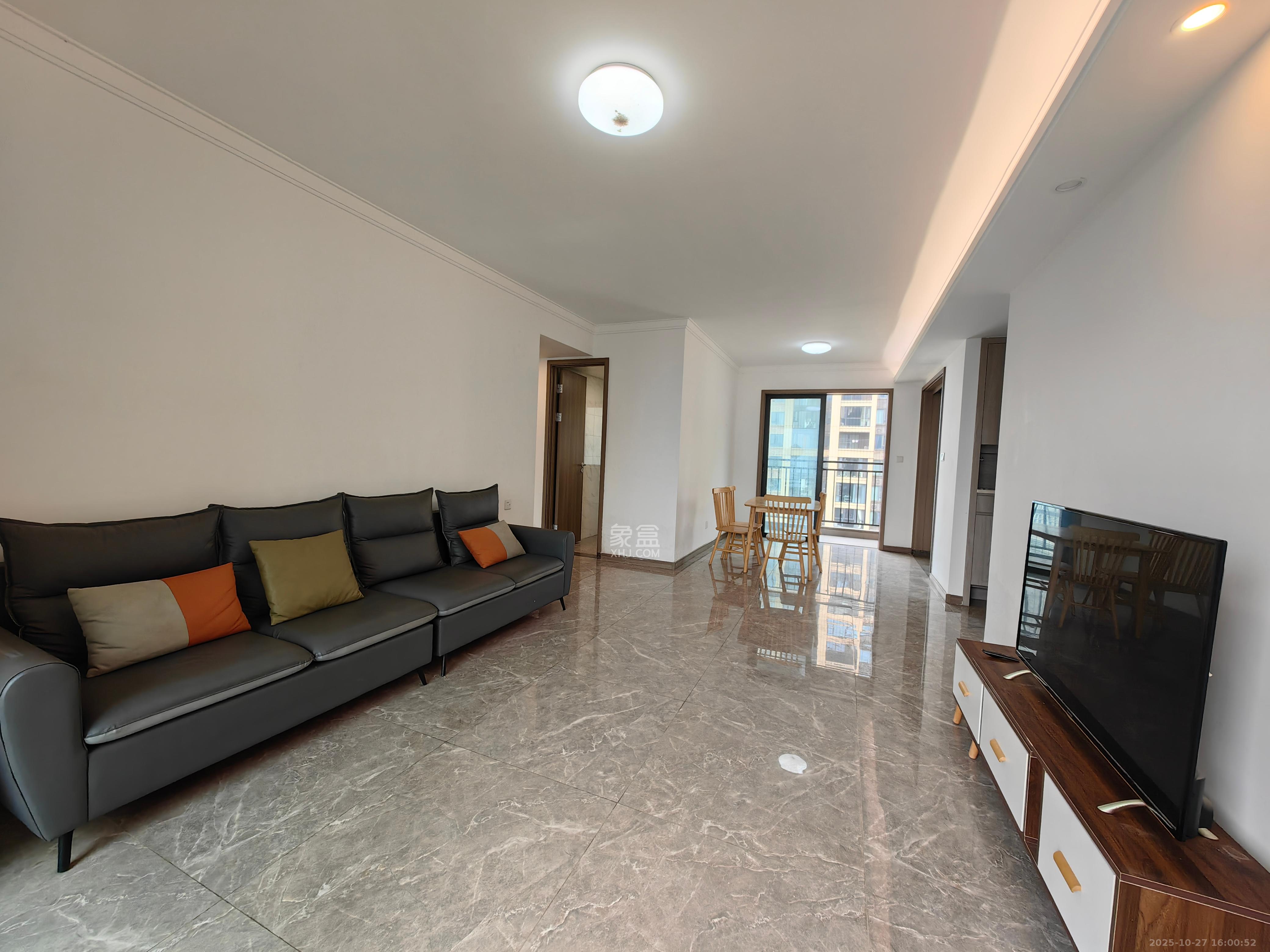 越秀亲爱里  4室2厅2卫    2700.0元/月 越秀亲爱里  4室2厅2卫    2700.0元/月