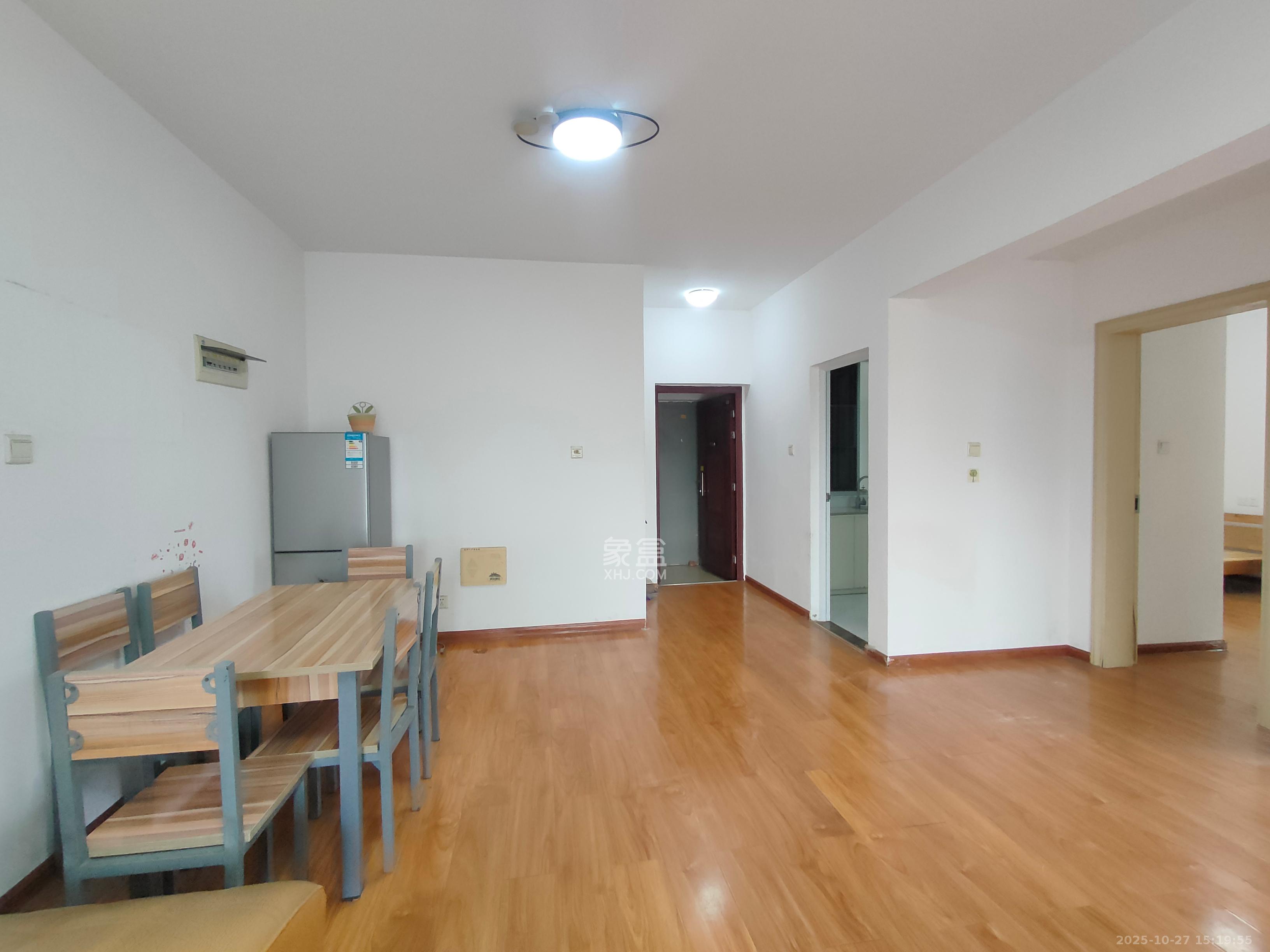 澳海澜庭  2室2厅1卫    1300.0元/月室内图