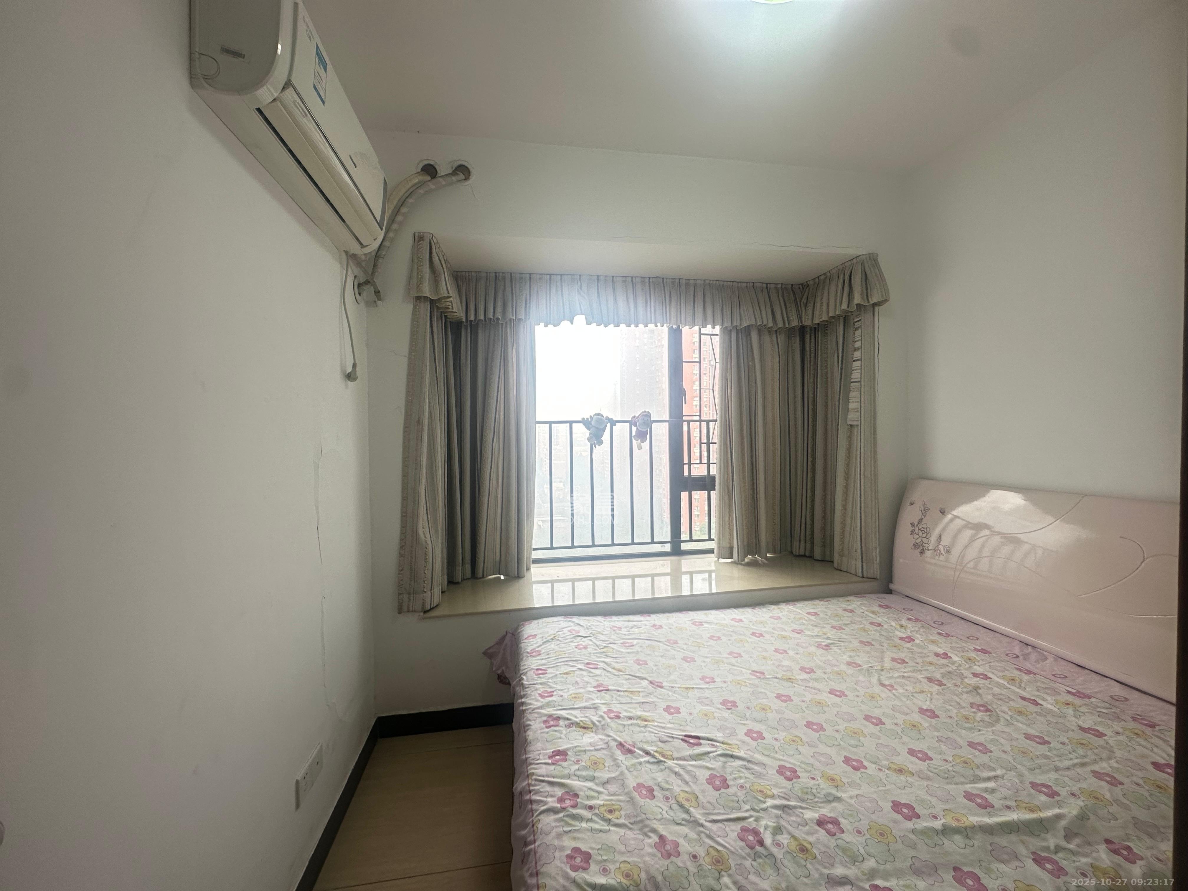 华润凤凰城二期 3室2厅1卫 2000.0元/月 华润凤凰城二期 3室2厅1卫 2000.0元/月室内图