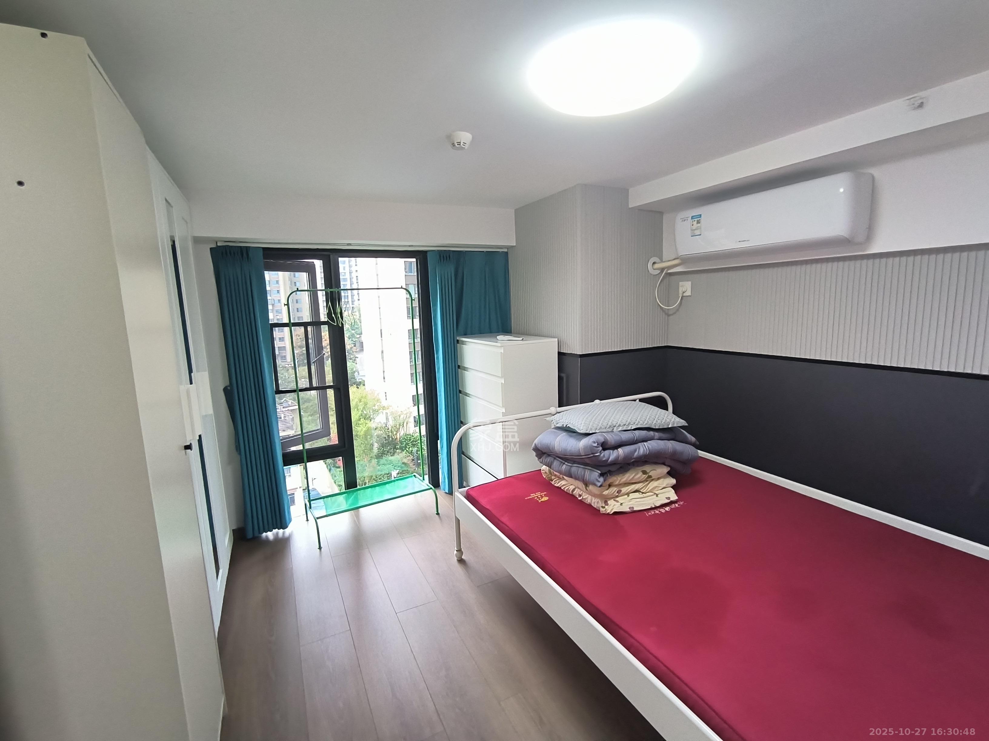 越秀悦湖台  2室1厅1卫    2400.0元/月室内图