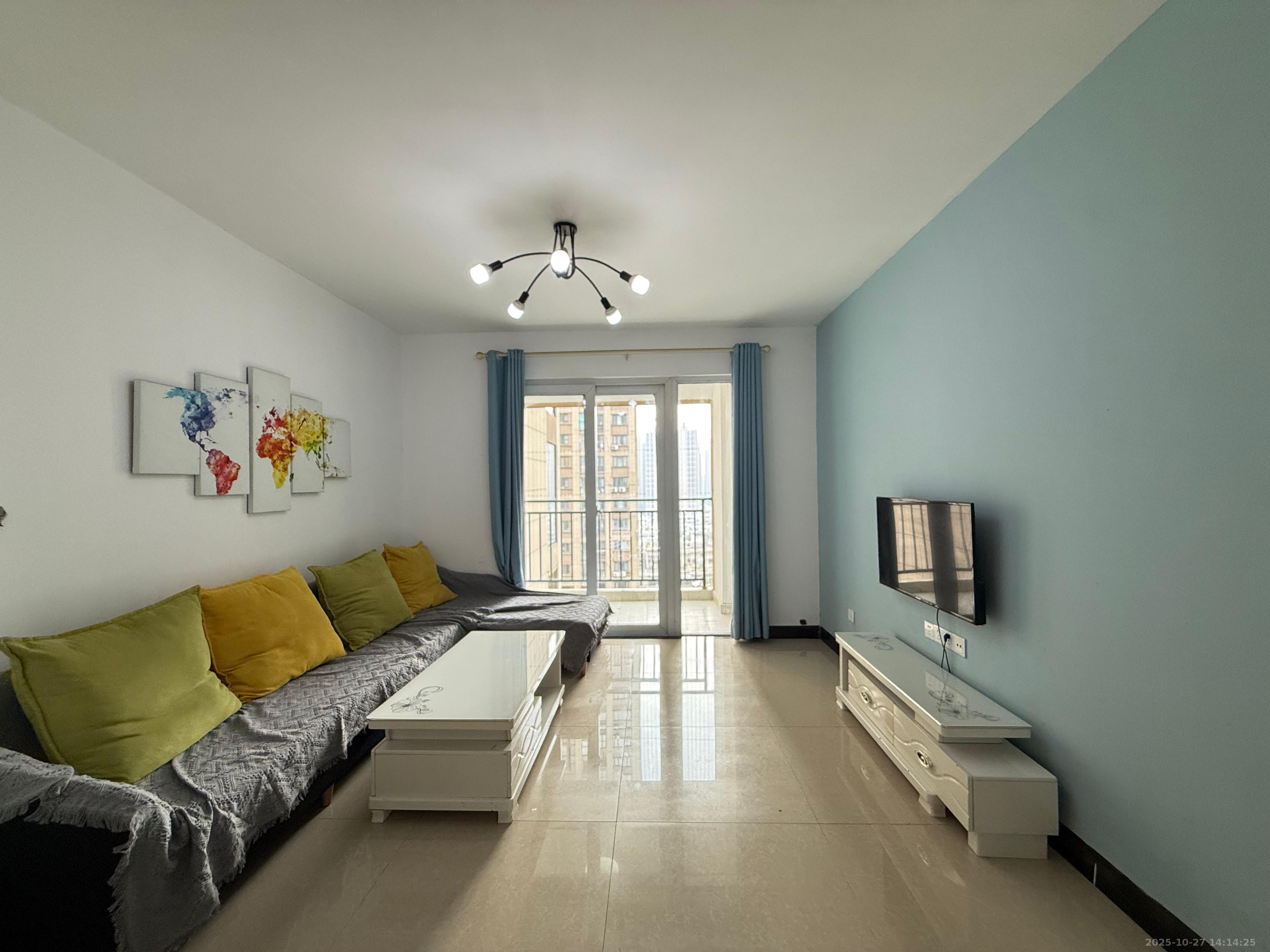 嘉宇银杉（嘉宇西苑）  3室2厅2卫    2100.0元/月室内图1