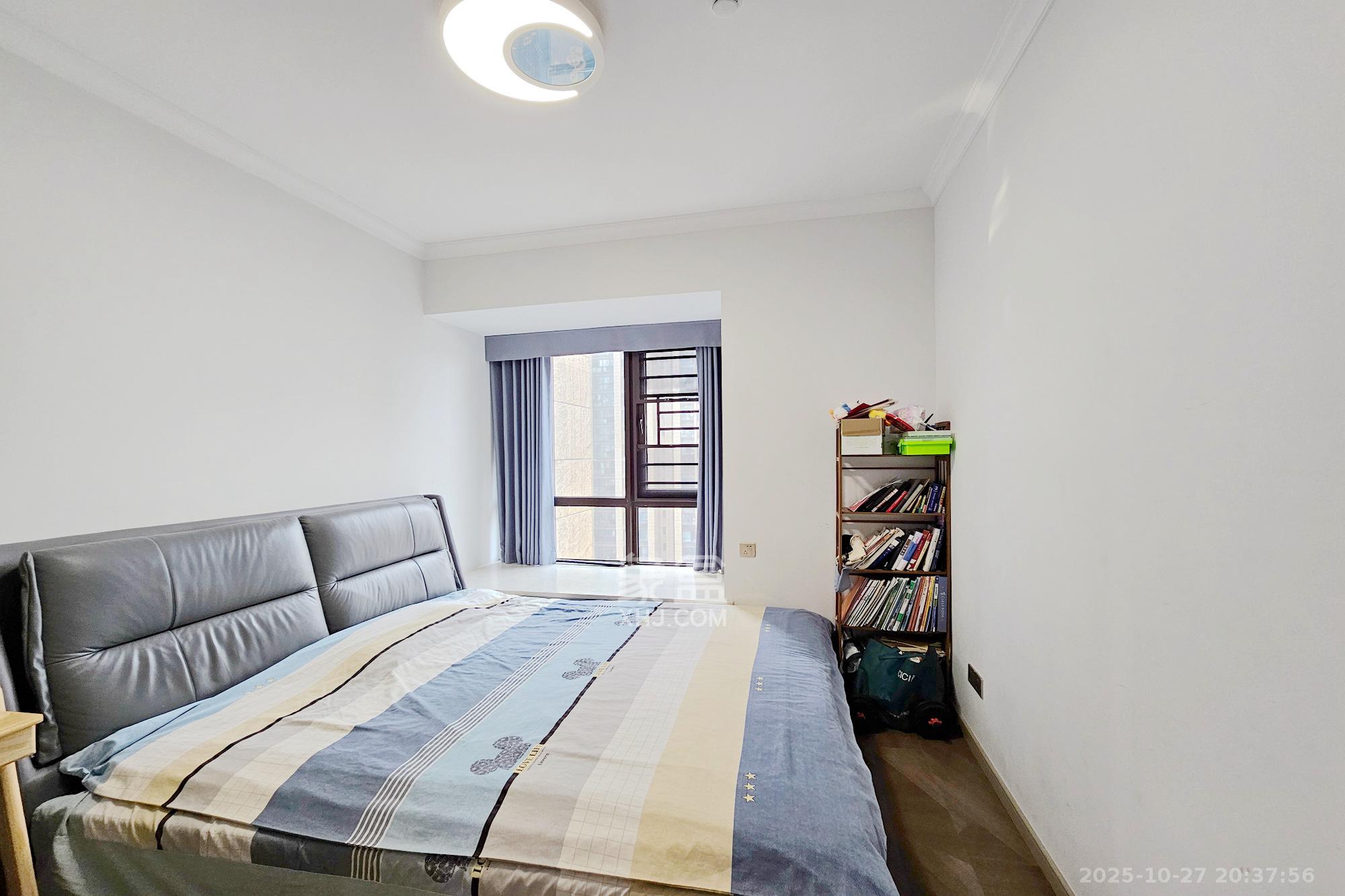 明昇壹城（明昇时代广场）二期  4室2厅3卫    288.0万卧室