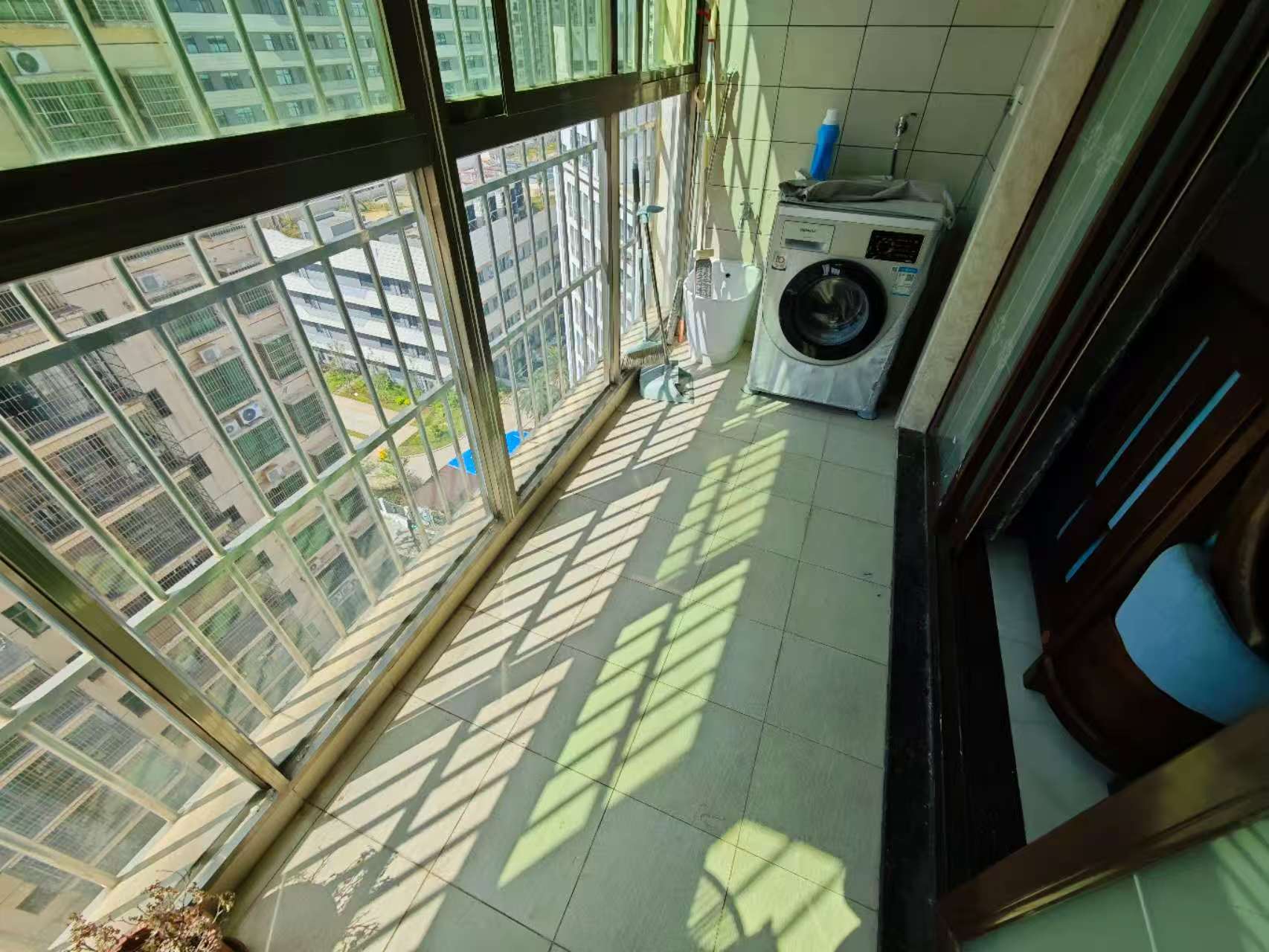 易瓒良庄  2室2厅1卫    140.0万室内图