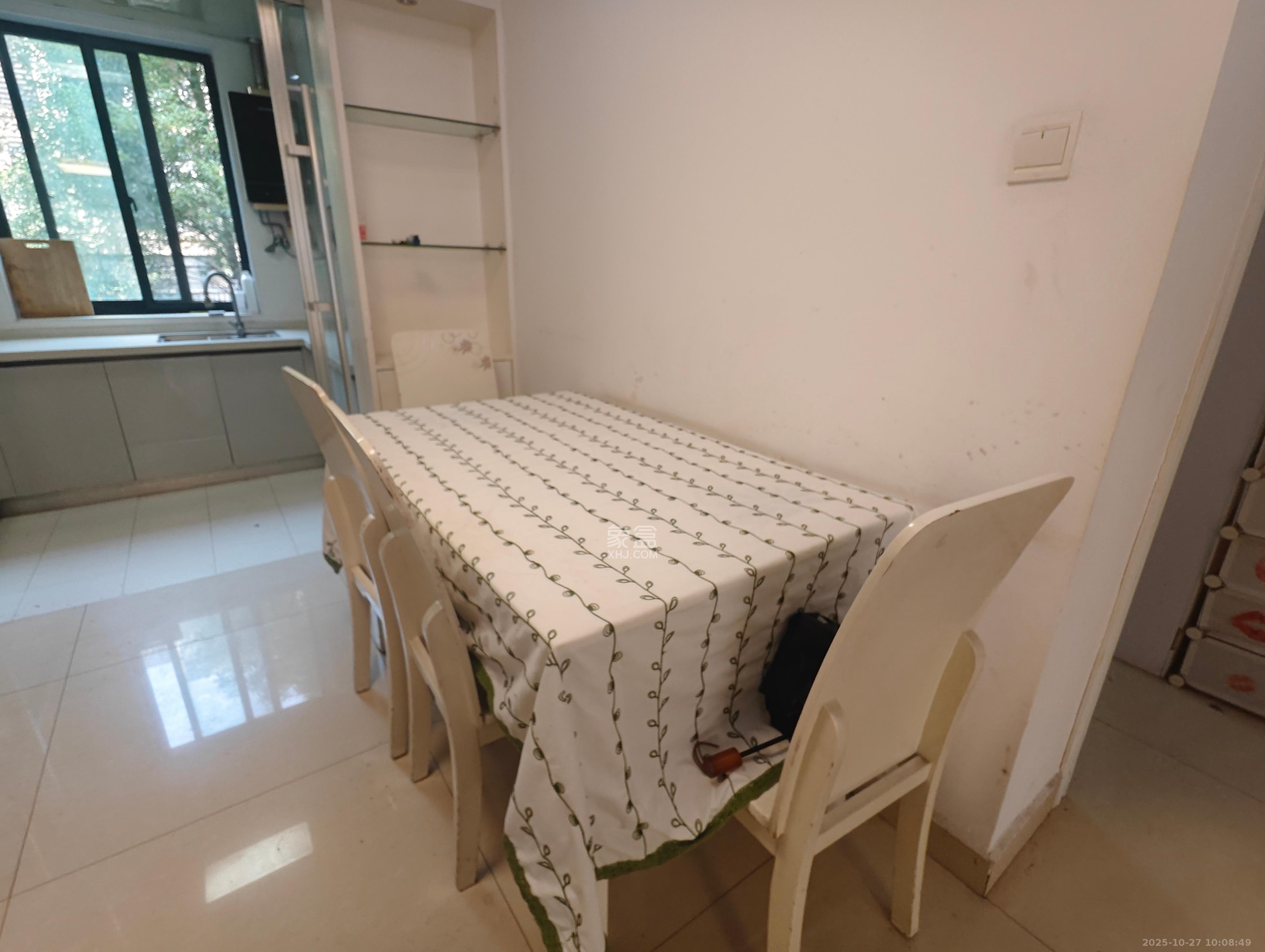 三江花中城  2室1厅1卫    2200.0元/月 三江花中城  2室1厅1卫    2200.0元/月室内图