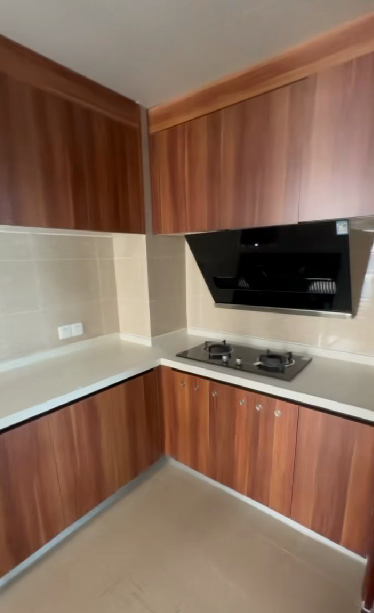 粤泰滨江花园  4室2厅2卫    220.0万客厅