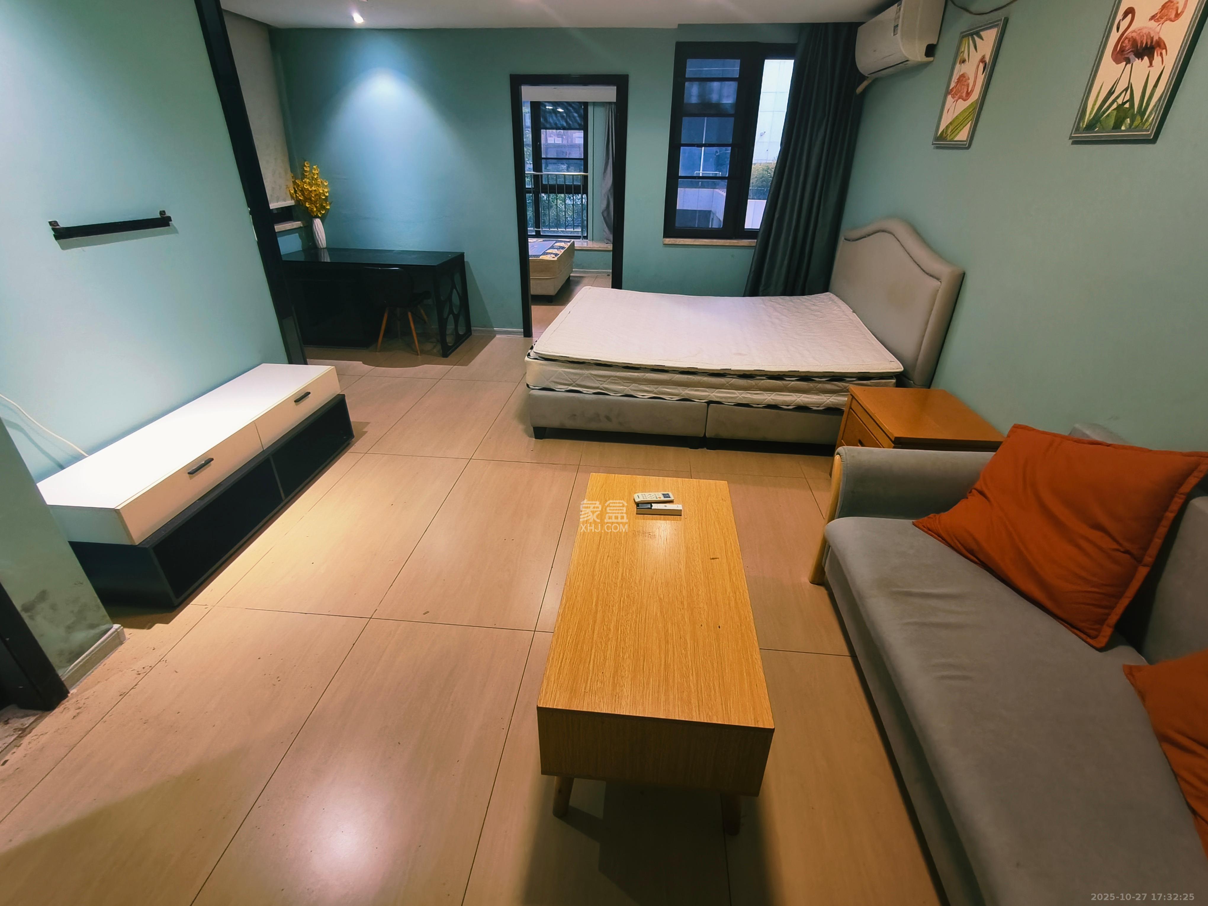 德思勤城市广场(宝格丽公寓) 1室1厅1卫 2000.0元/月 德思勤城市广场(宝格丽公寓) 1室1厅1卫 2000.0元/月室内图