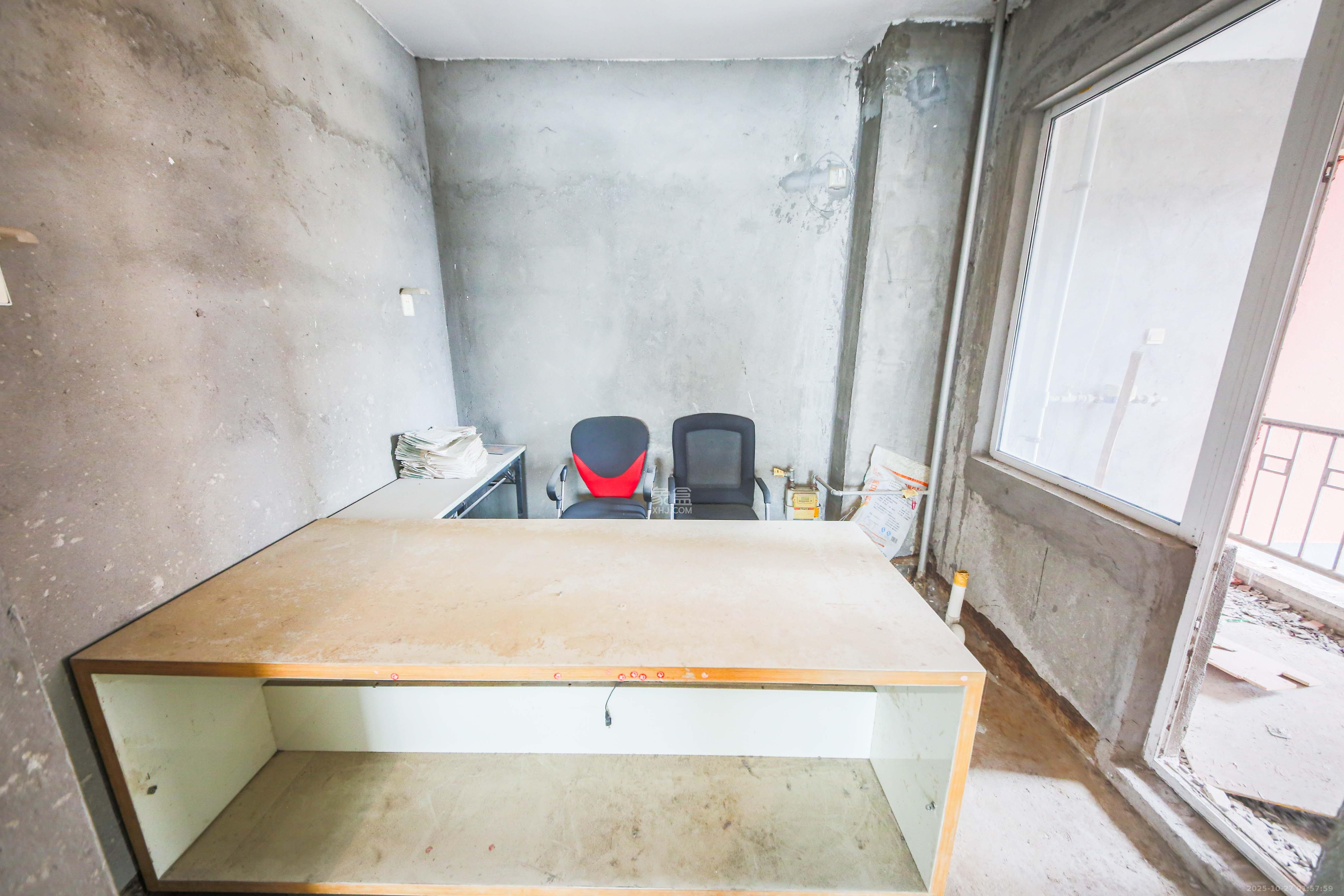 君临青园花都  3室2厅2卫    95.0万 君临青园花都  3室2厅2卫    95.0万厨房