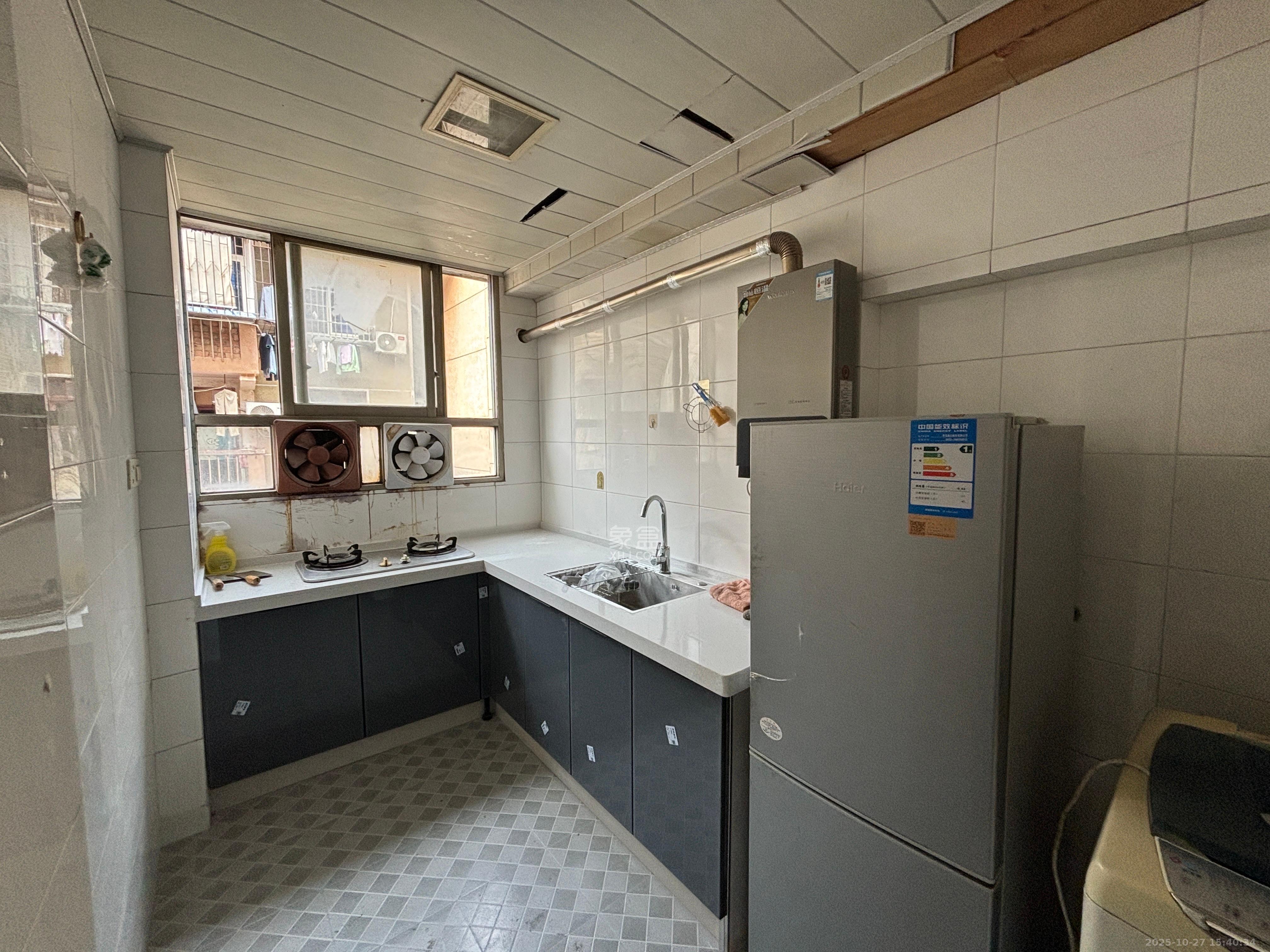 友谊路电视机厂宿舍 3室2厅1卫 1300.0元/月 友谊路电视机厂宿舍 3室2厅1卫 1300.0元/月室内图